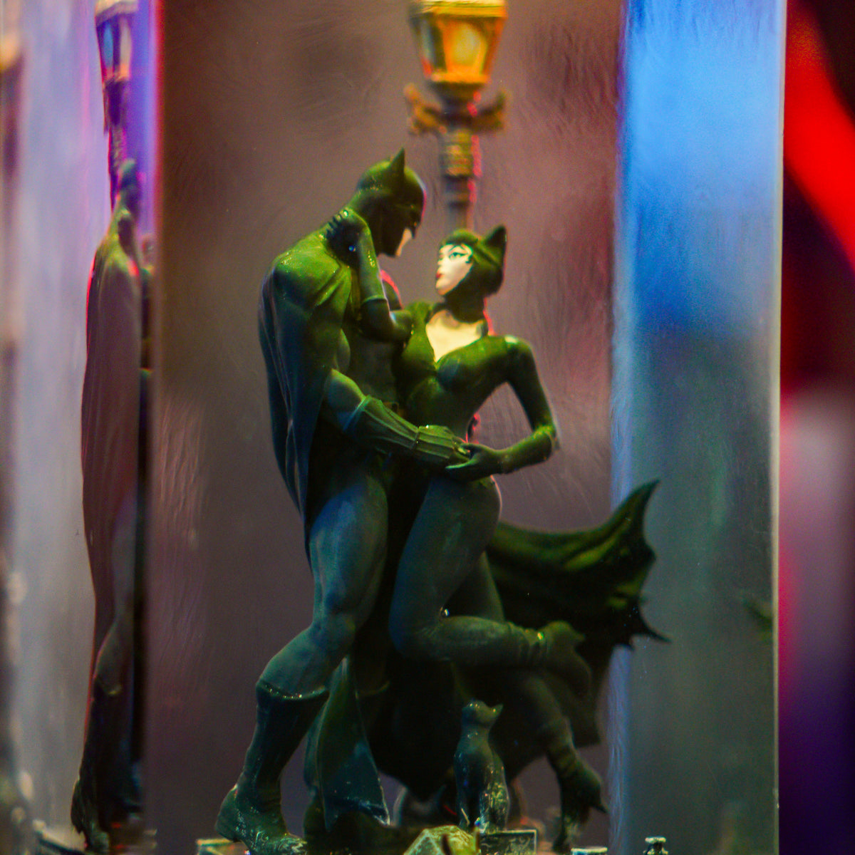 BATMAN & CATWOMAN RESIN LAMP - handmade resin lamp