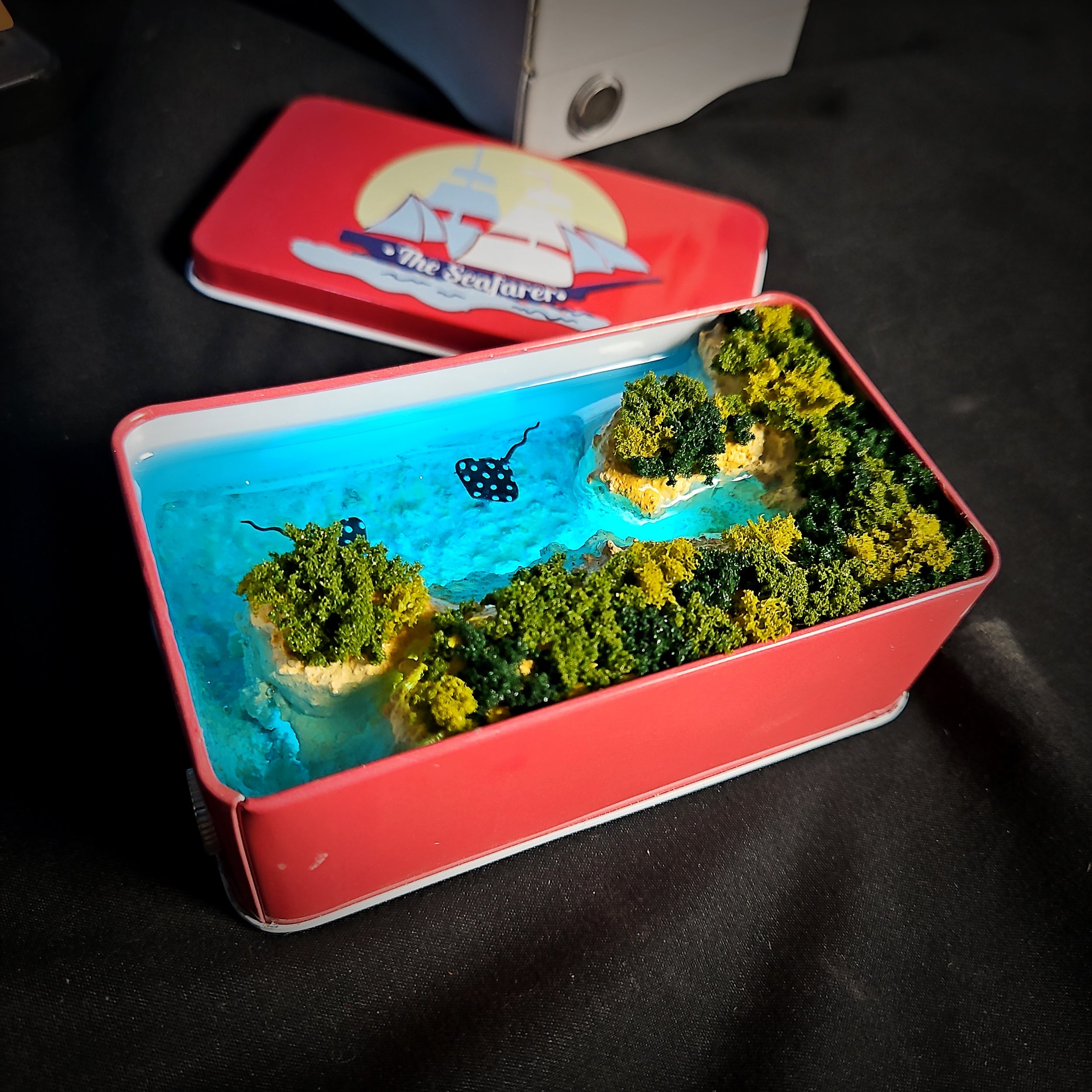 Spotted Eagle Ray Tin Light Box - handmade resin light box