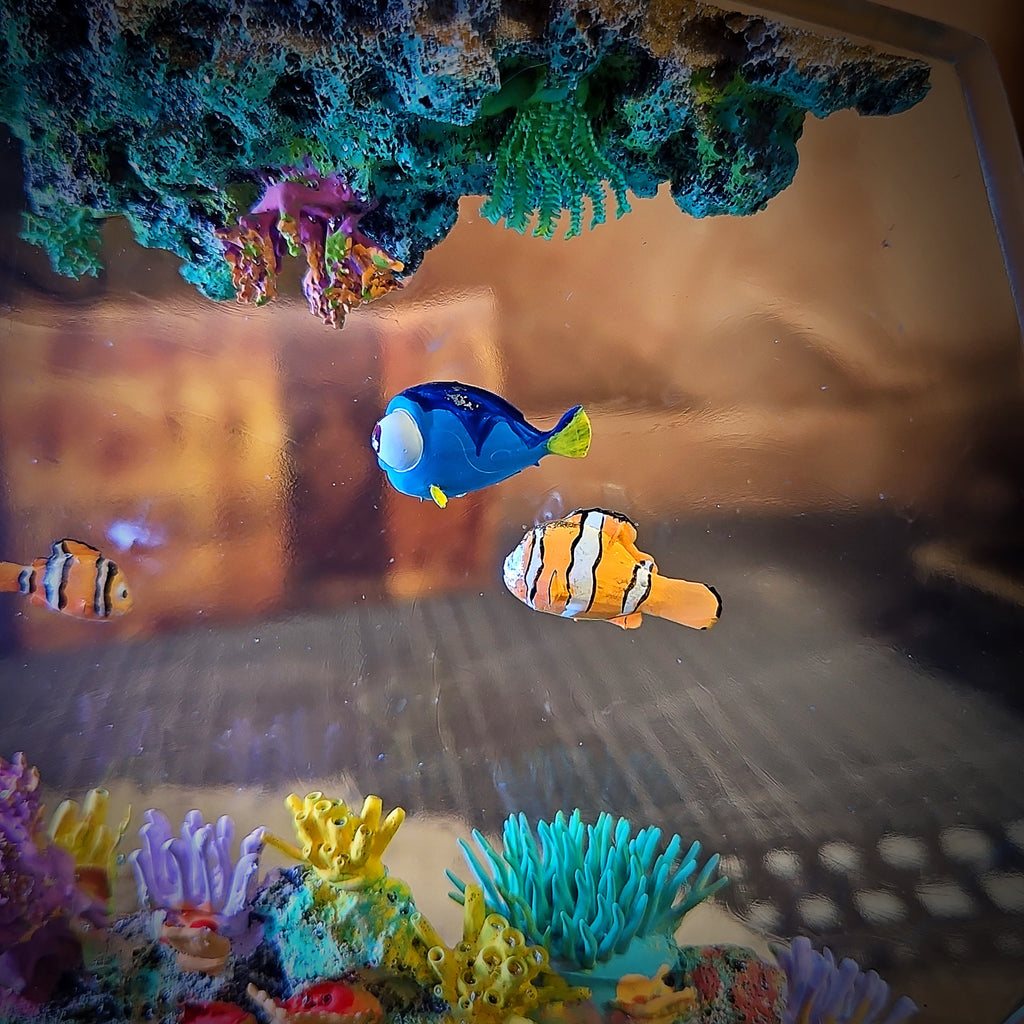 Nemo Hexagon Resin Lamp - handmade resin lamp