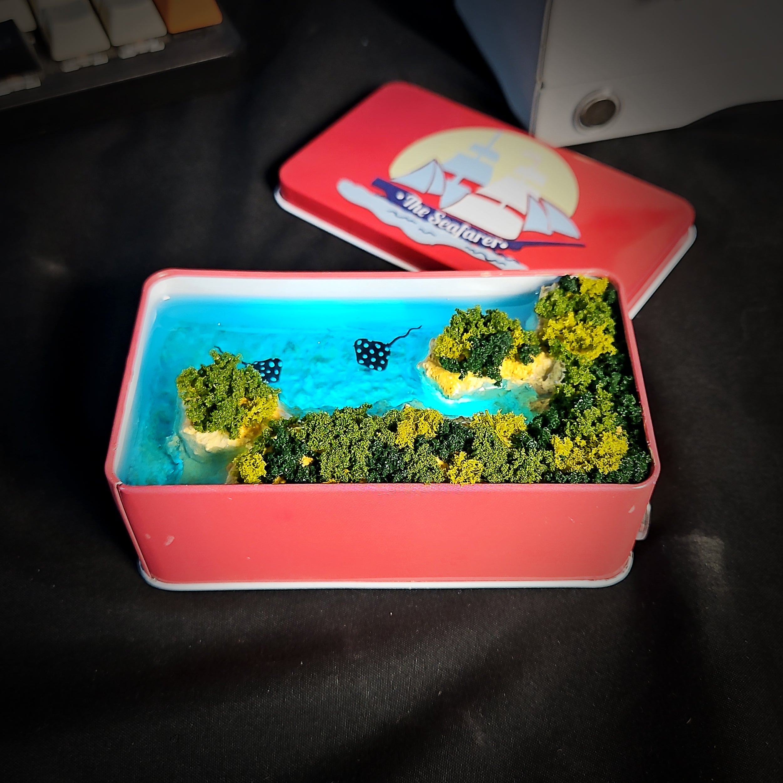 Spotted Eagle Ray Tin Light Box - handmade resin light box