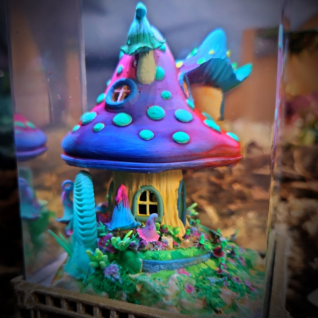 Mushroom House Resin Lamp - handmade resin lamp