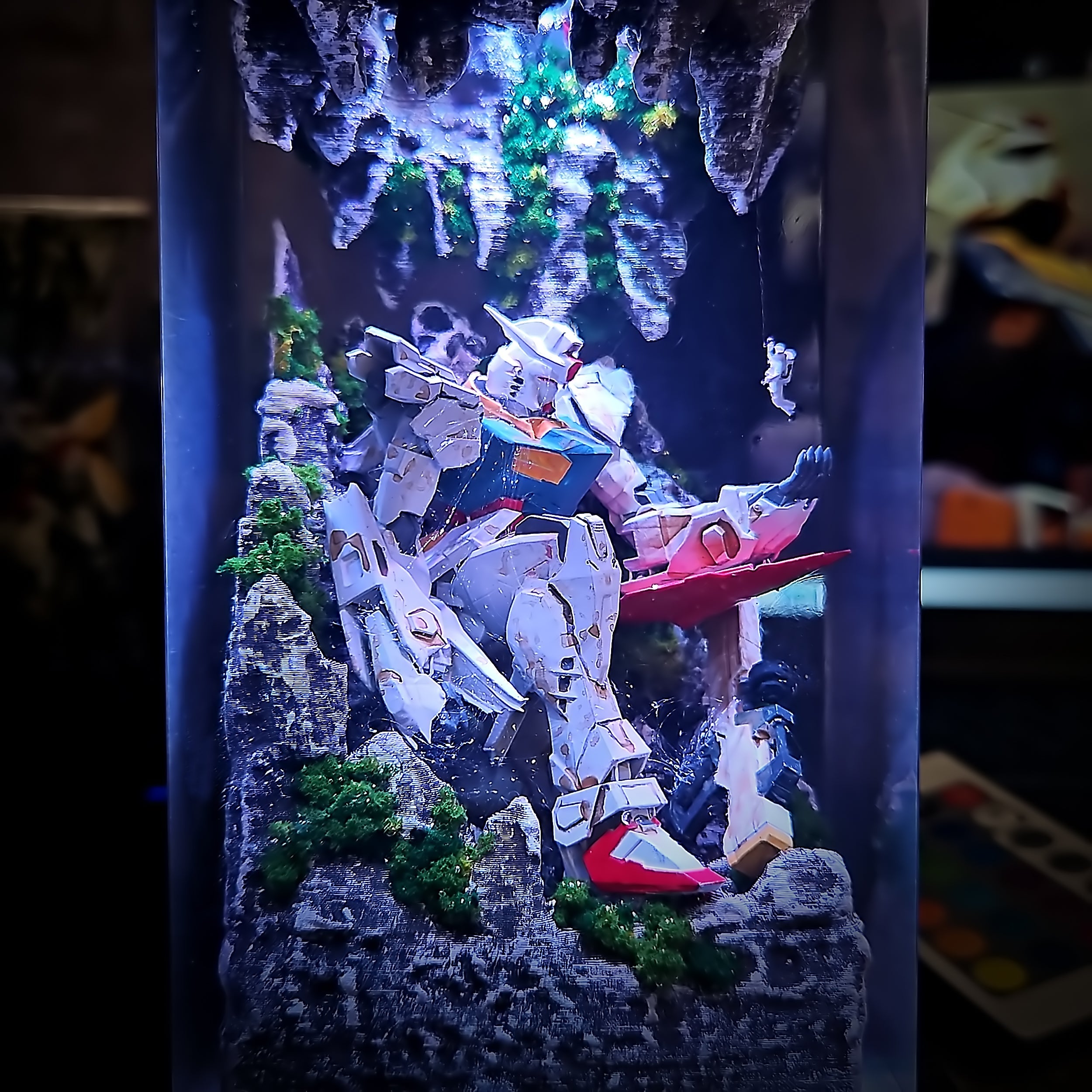 GUNDAM V1 Resin Lamp - handmade resin lamp