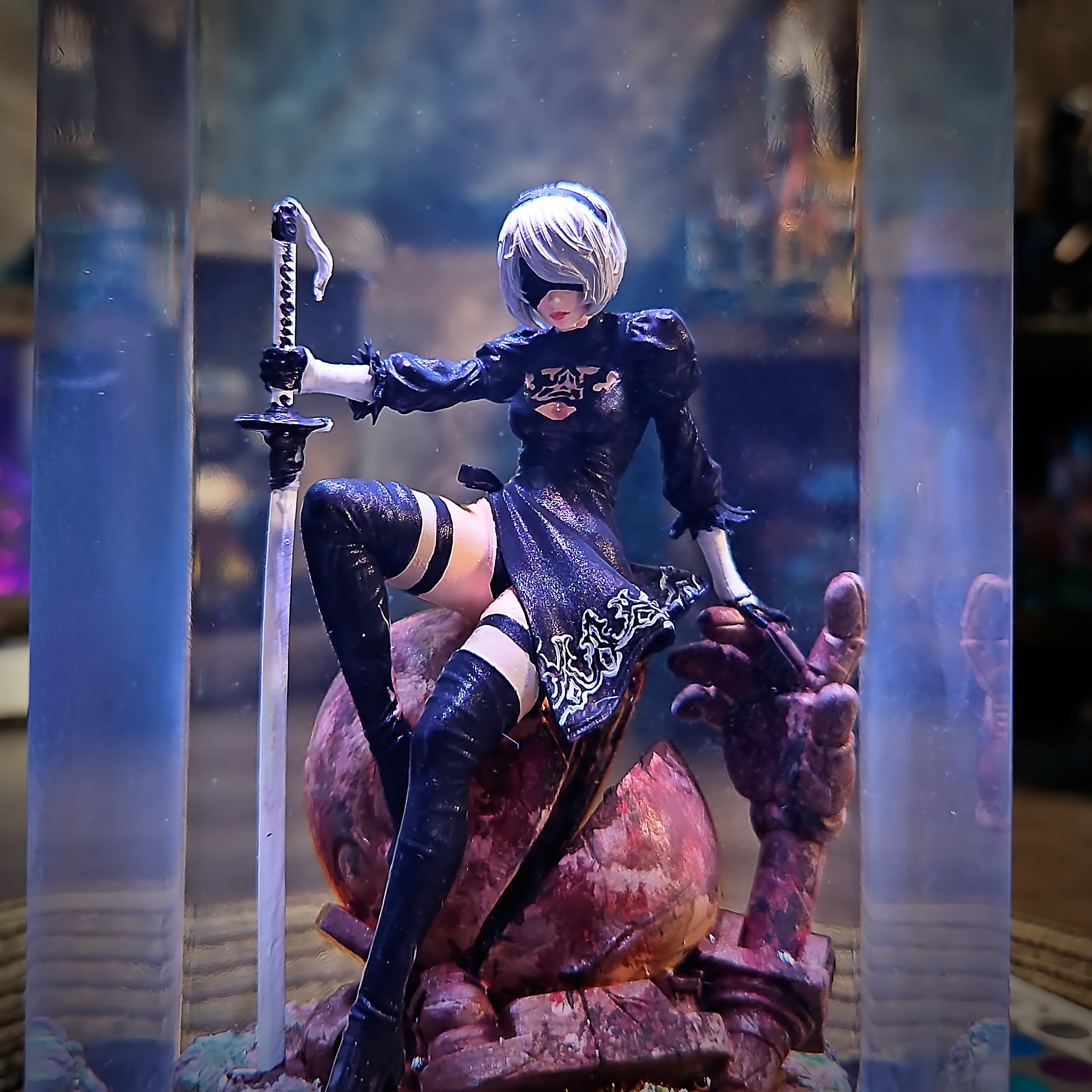 2B V3 - handmade resin lamp