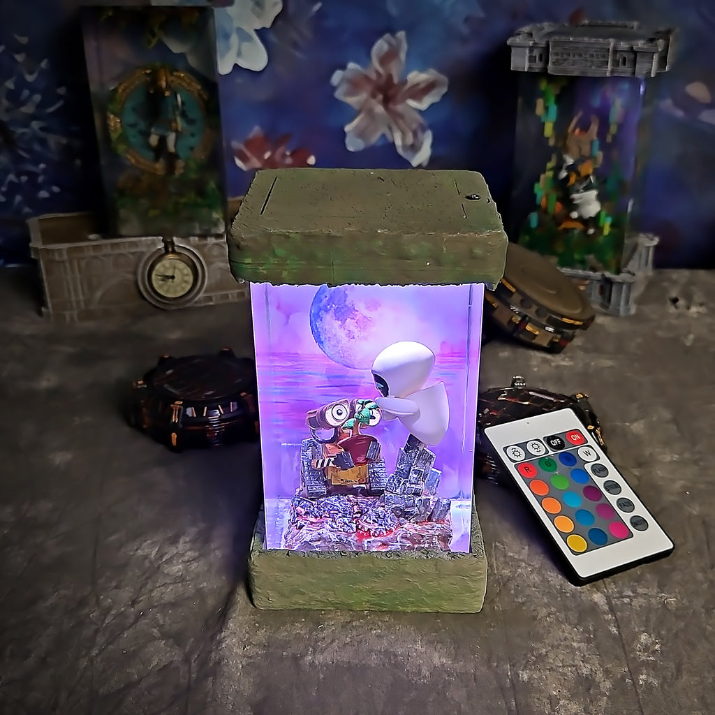 WALL-E Resin Lamp - handmade resin lamp