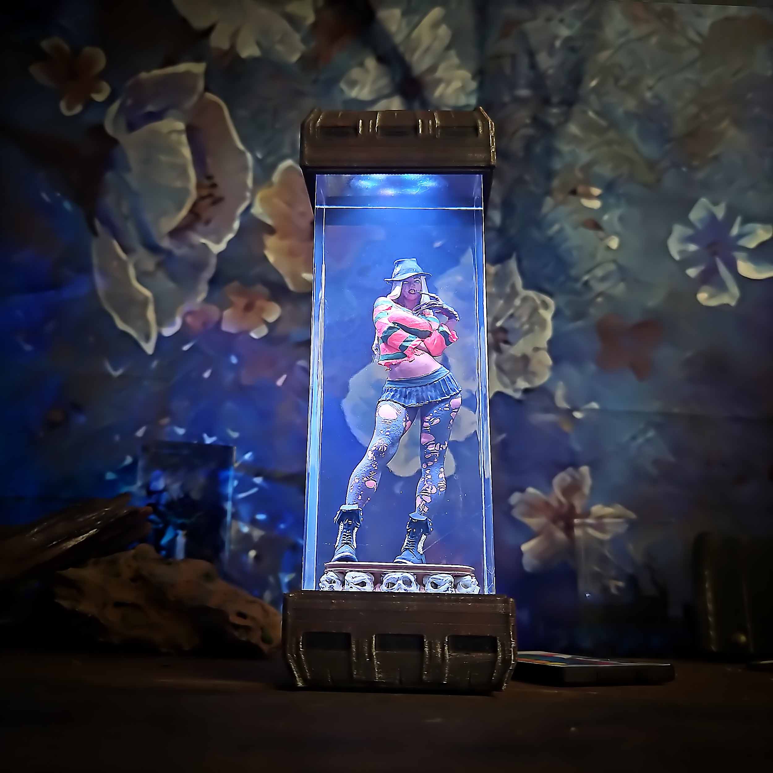 Freddy Resin Lamp - handmade resin lamp