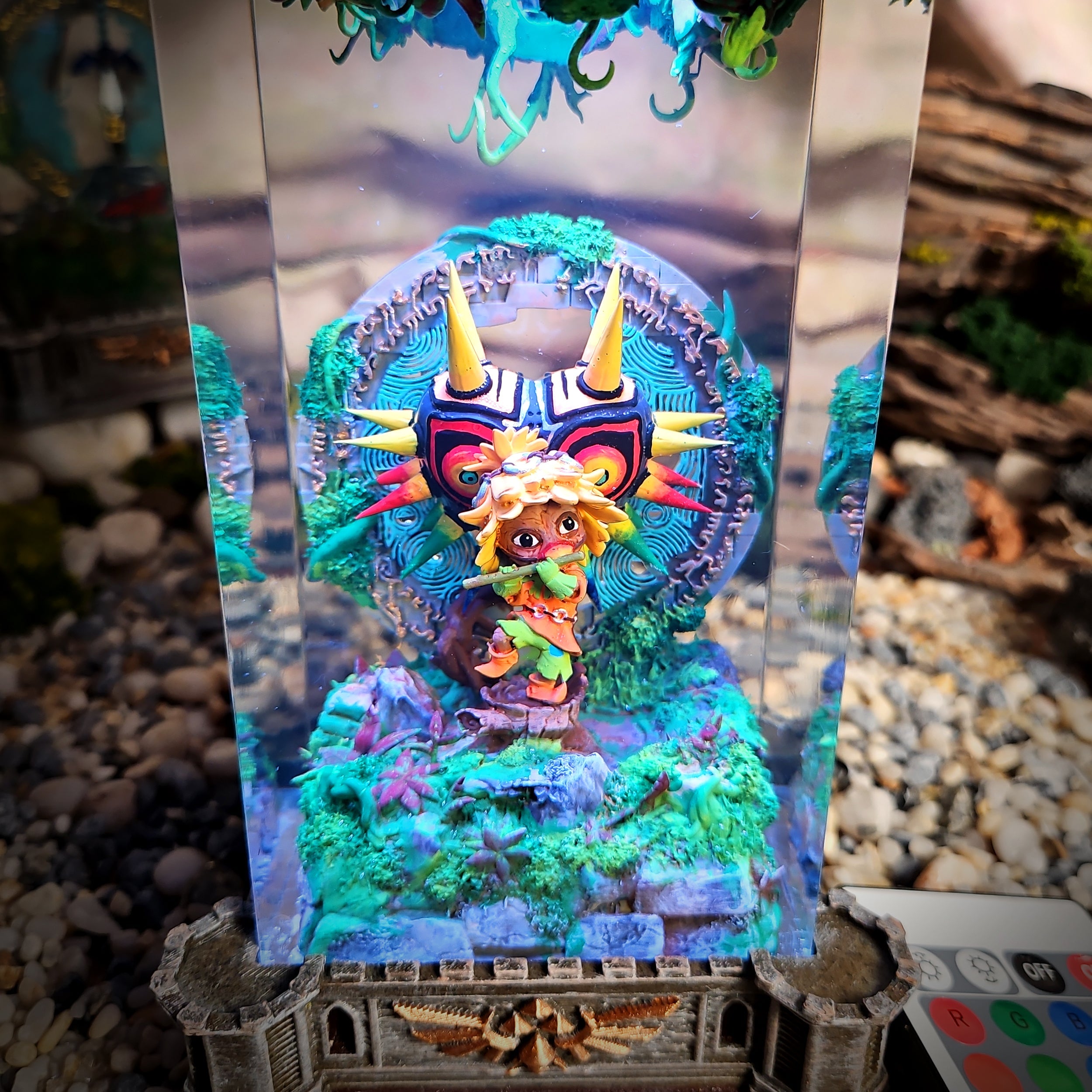 Majora Resin Lamp - handmade resin lamp