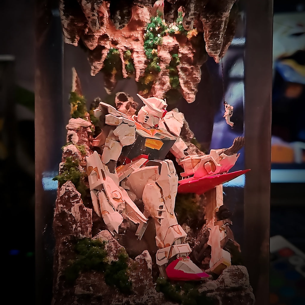 GUNDAM V1 Resin Lamp - handmade resin lamp