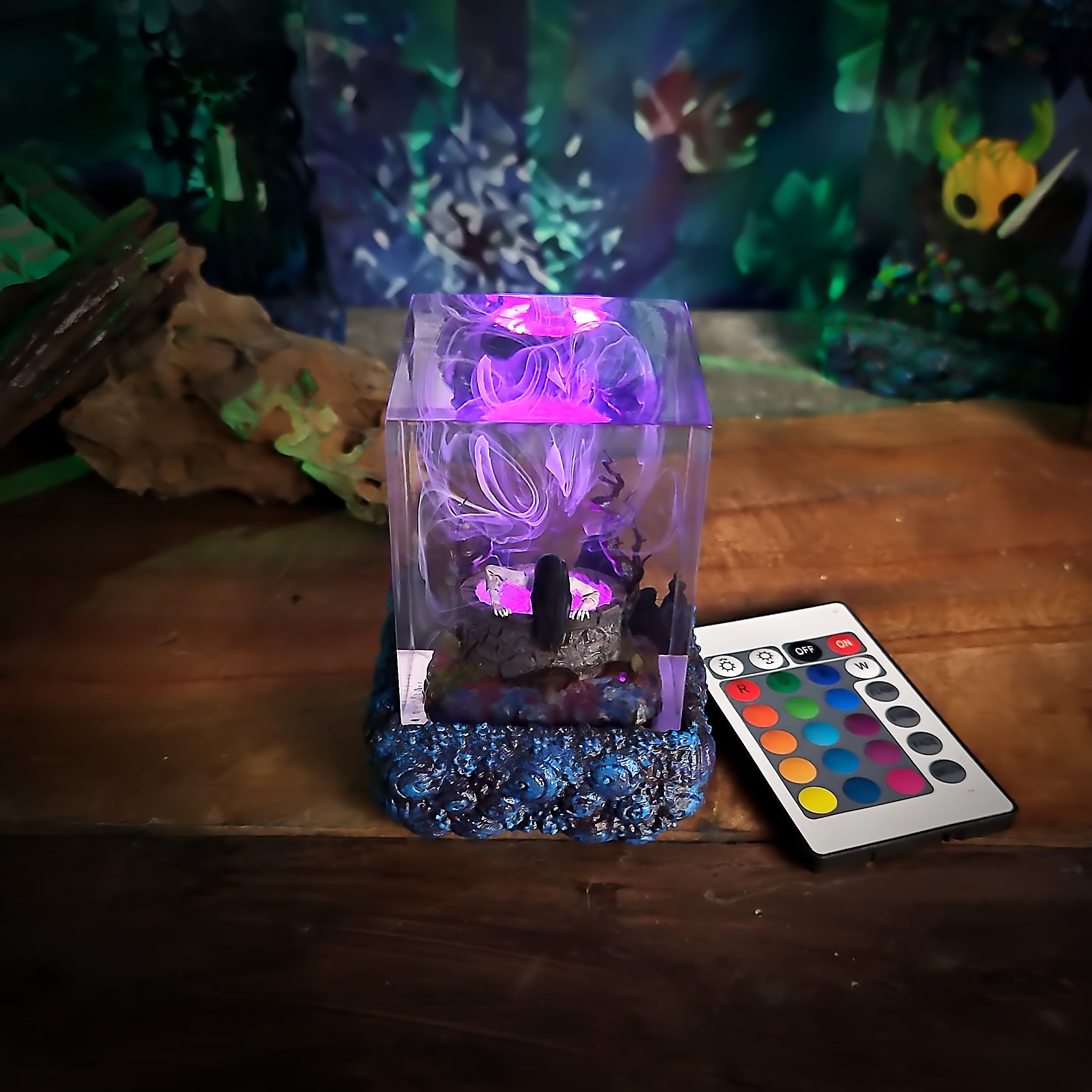 Sadako Resin Lamp - handmade resin lamp