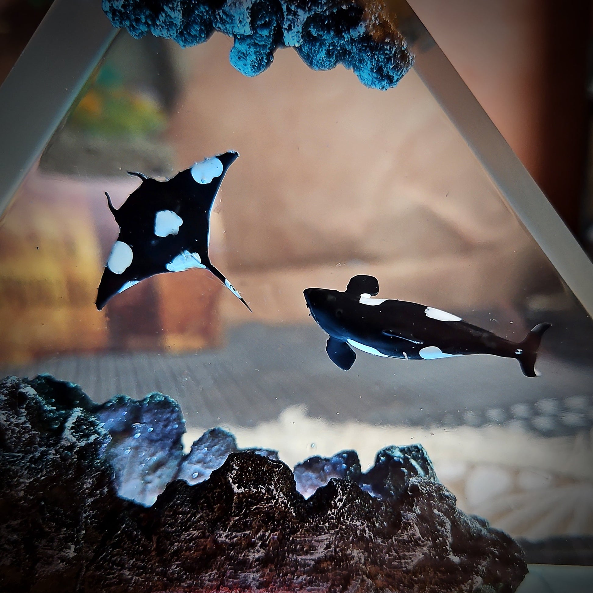 Ocean Whale Triangle Resin Lamp - handmade resin lamp