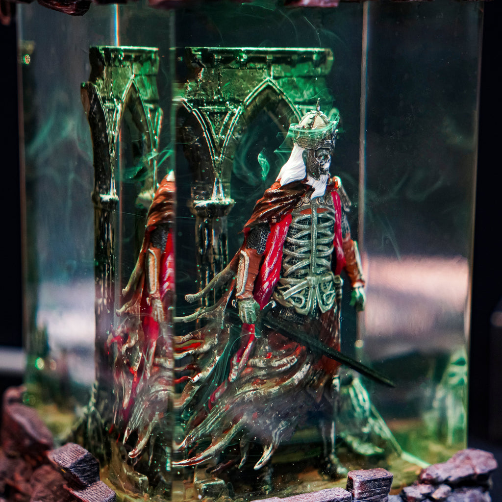 KINGDEAD - handmade resin lamp