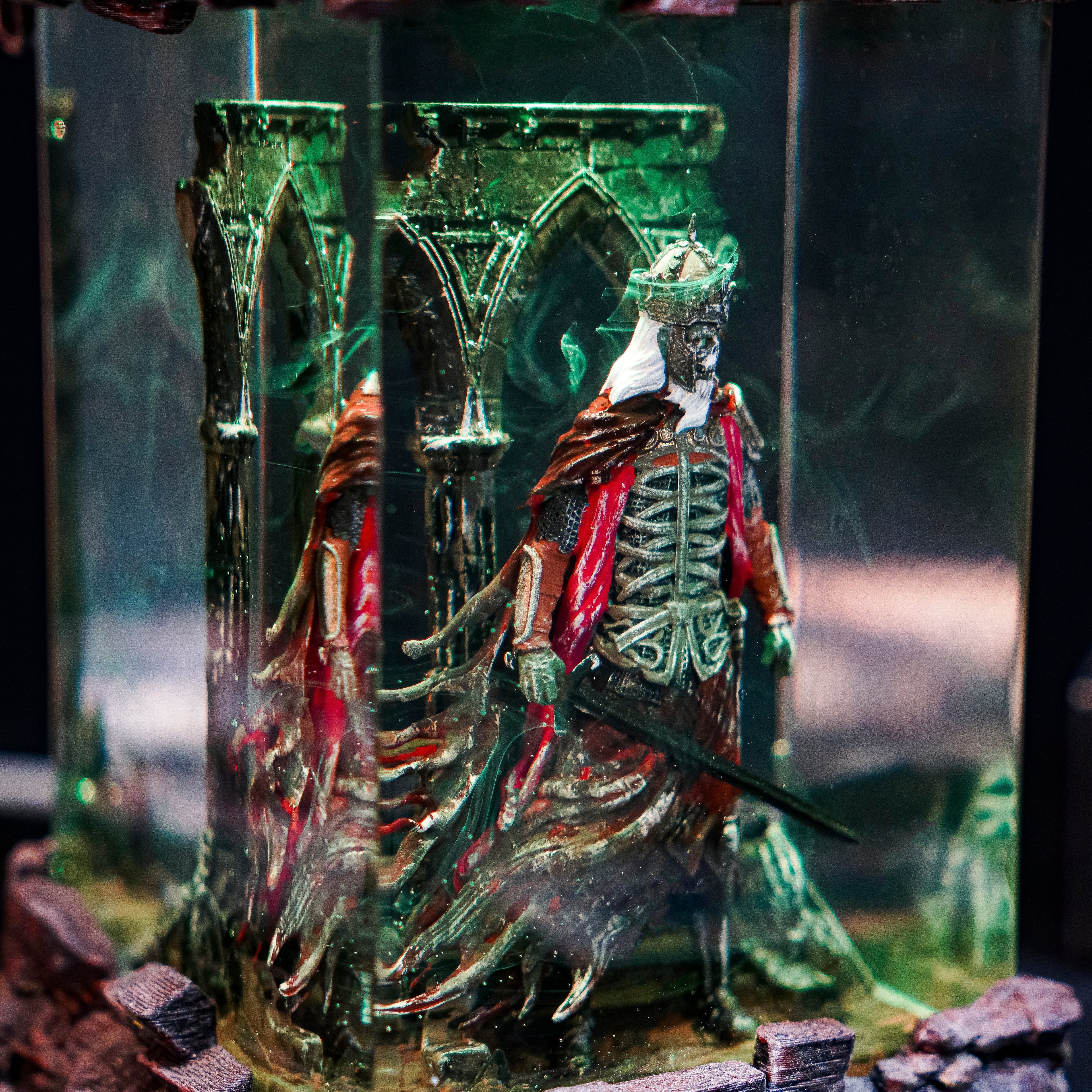 KINGDEAD - handmade resin lamp