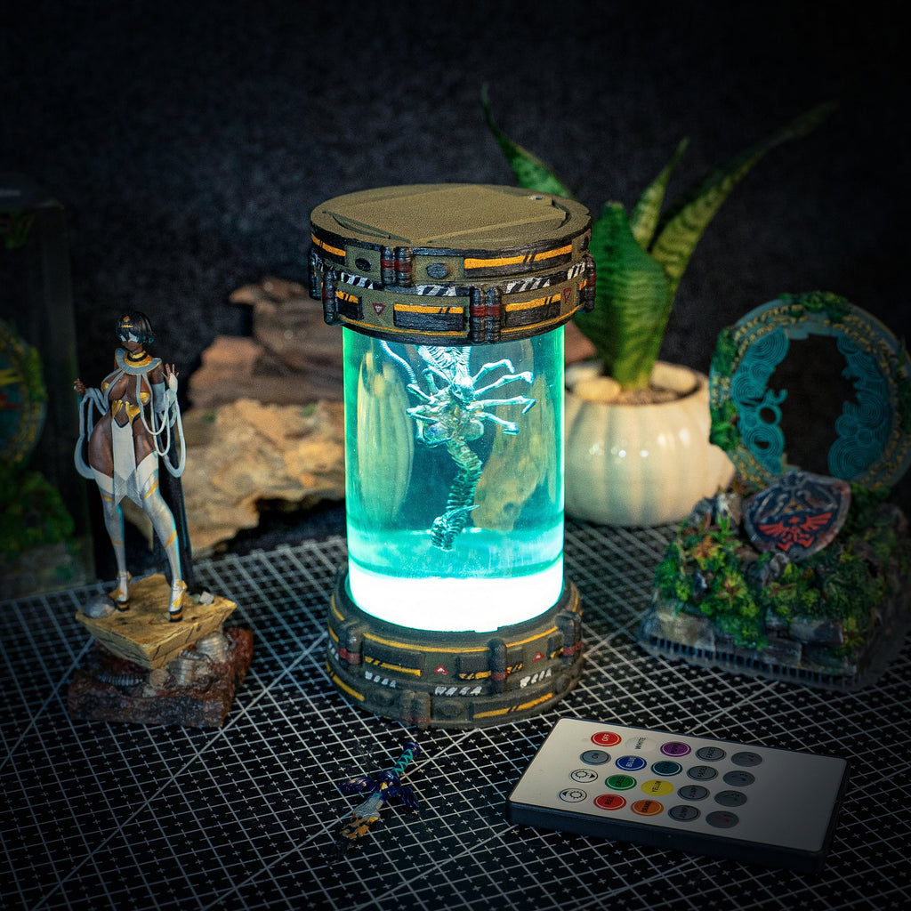 BIOLAB - Xenomorph Resin Lamp - handmade resin lamp