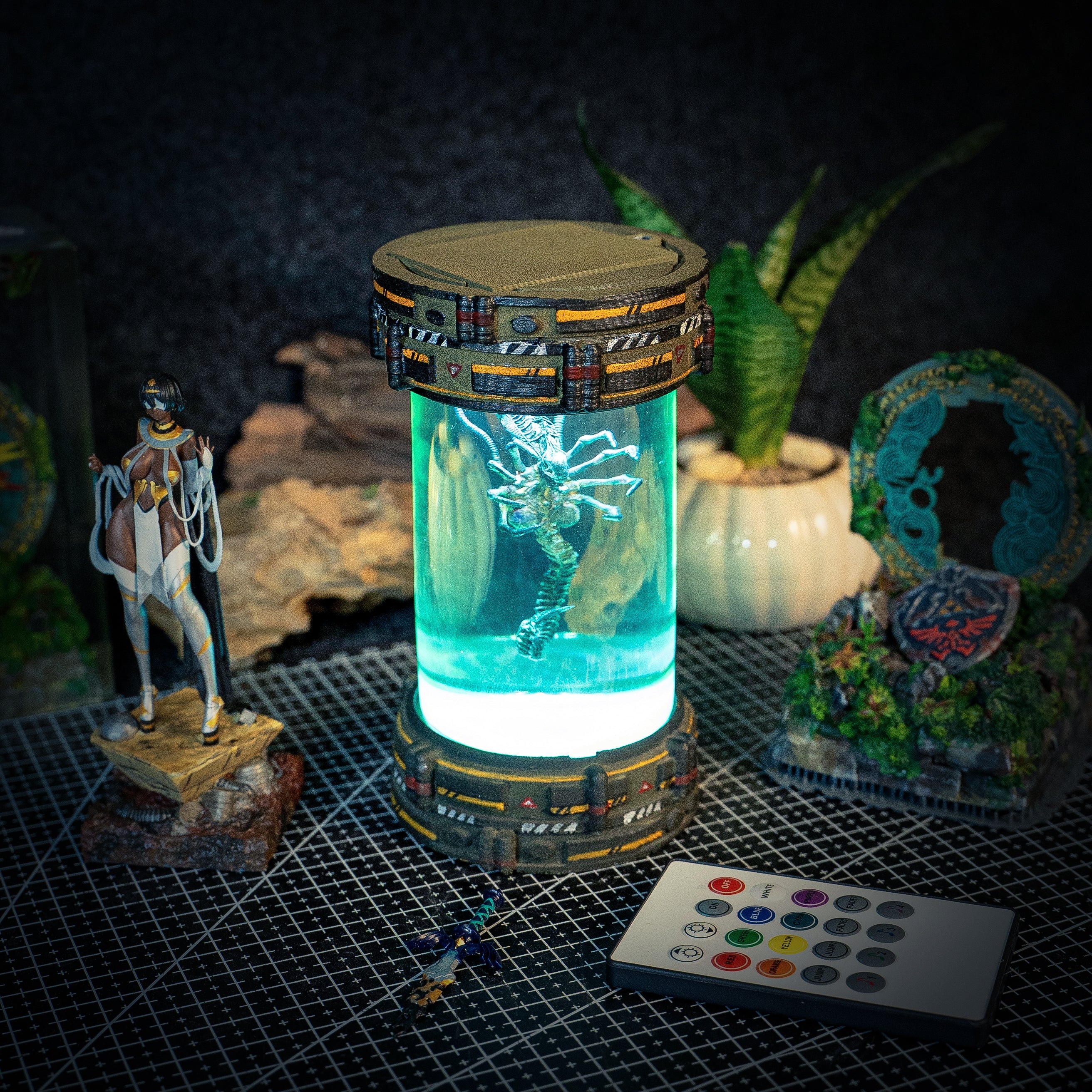 BIOLAB - Xenomorph Resin Lamp - handmade resin lamp