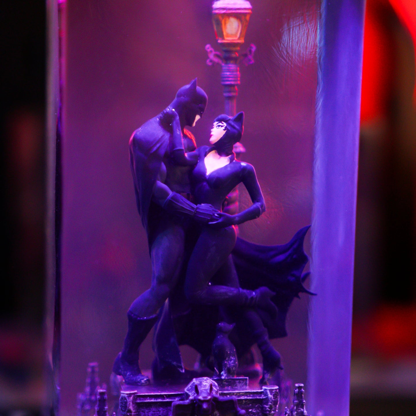 BATMAN & CATWOMAN RESIN LAMP - handmade resin lamp