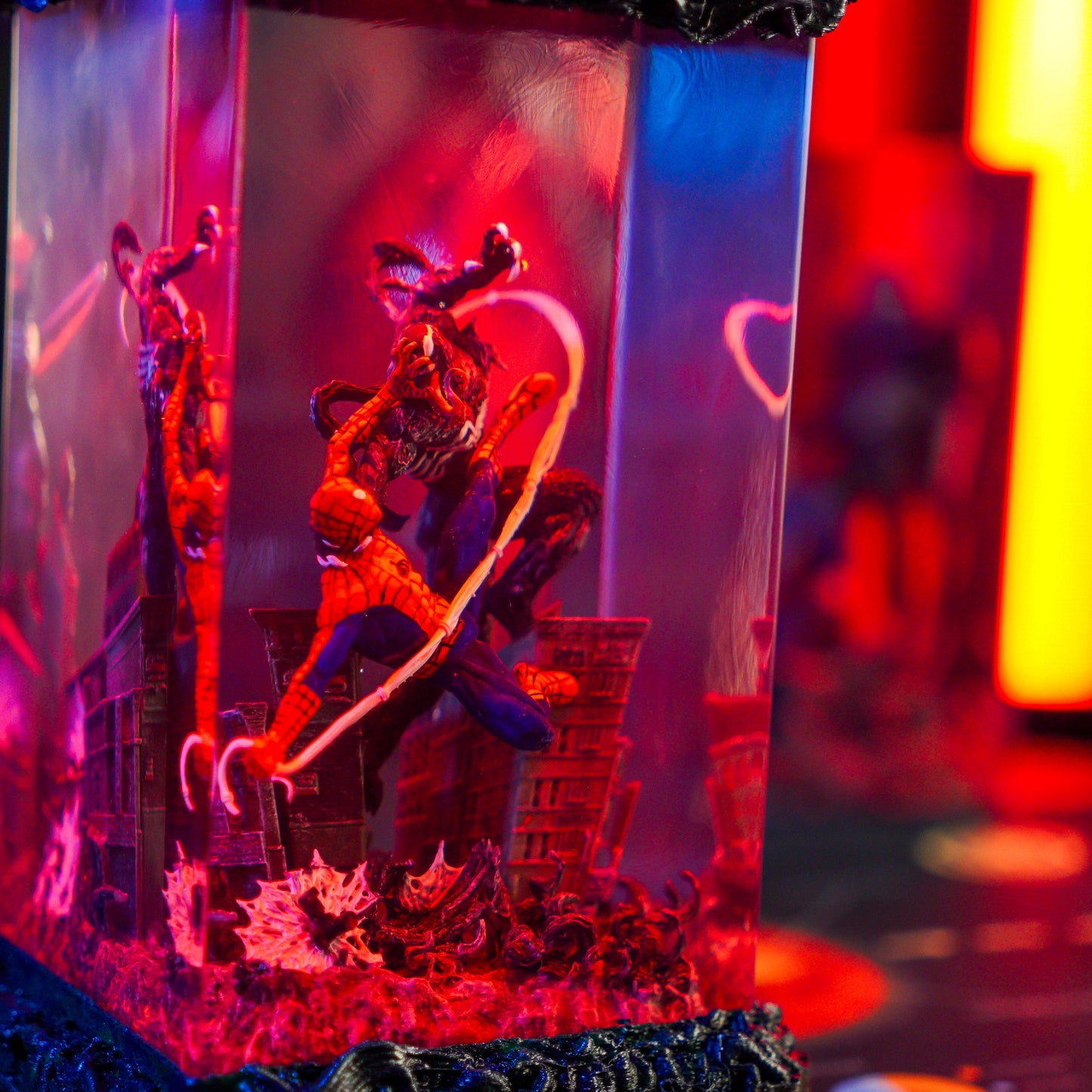 SPIDERMAN VS VENOM RESIN LAMP - handmade resin lamp