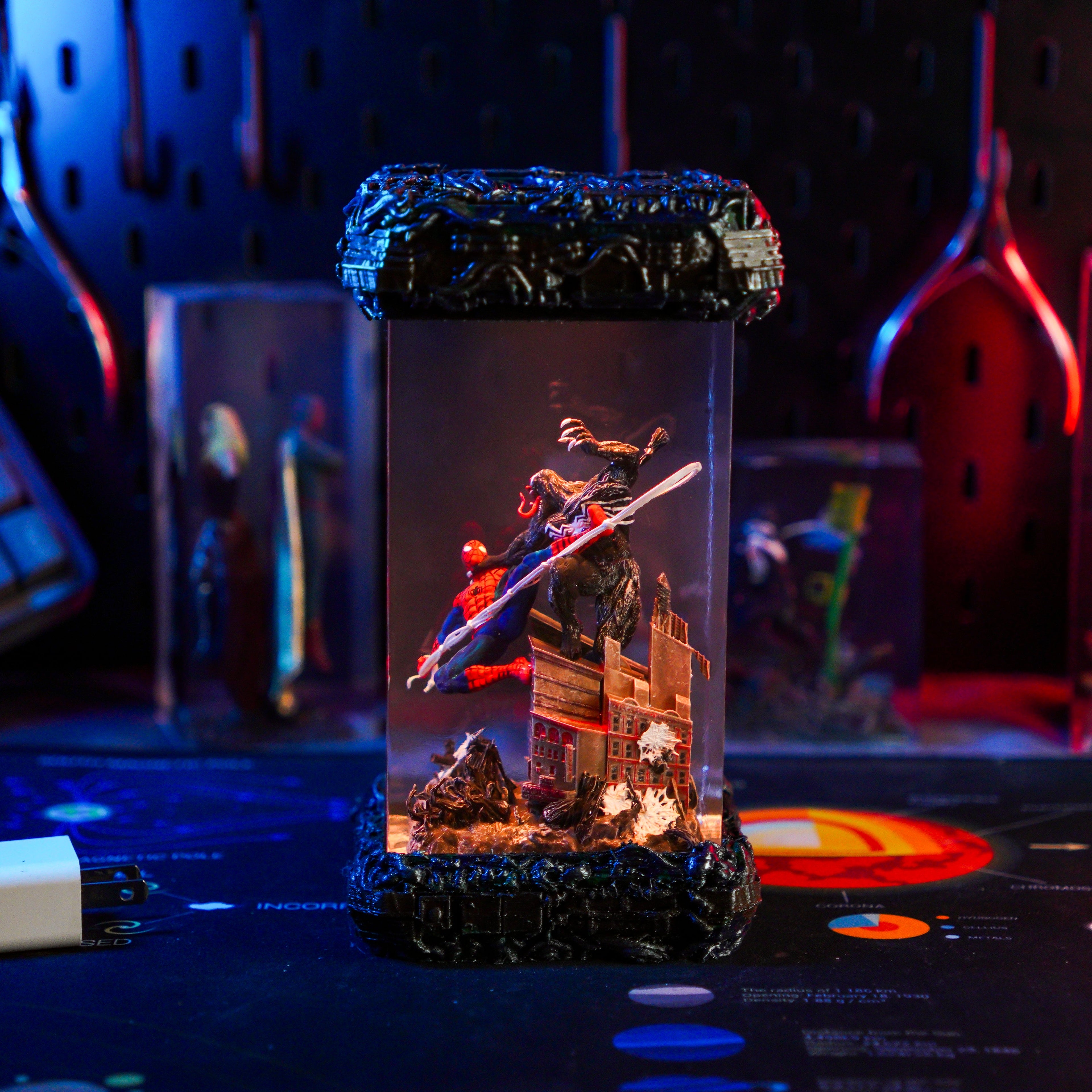 SPIDERMAN VS VENOM RESIN LAMP