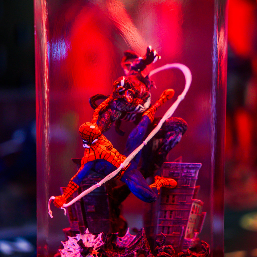 SPIDERMAN VS VENOM RESIN LAMP