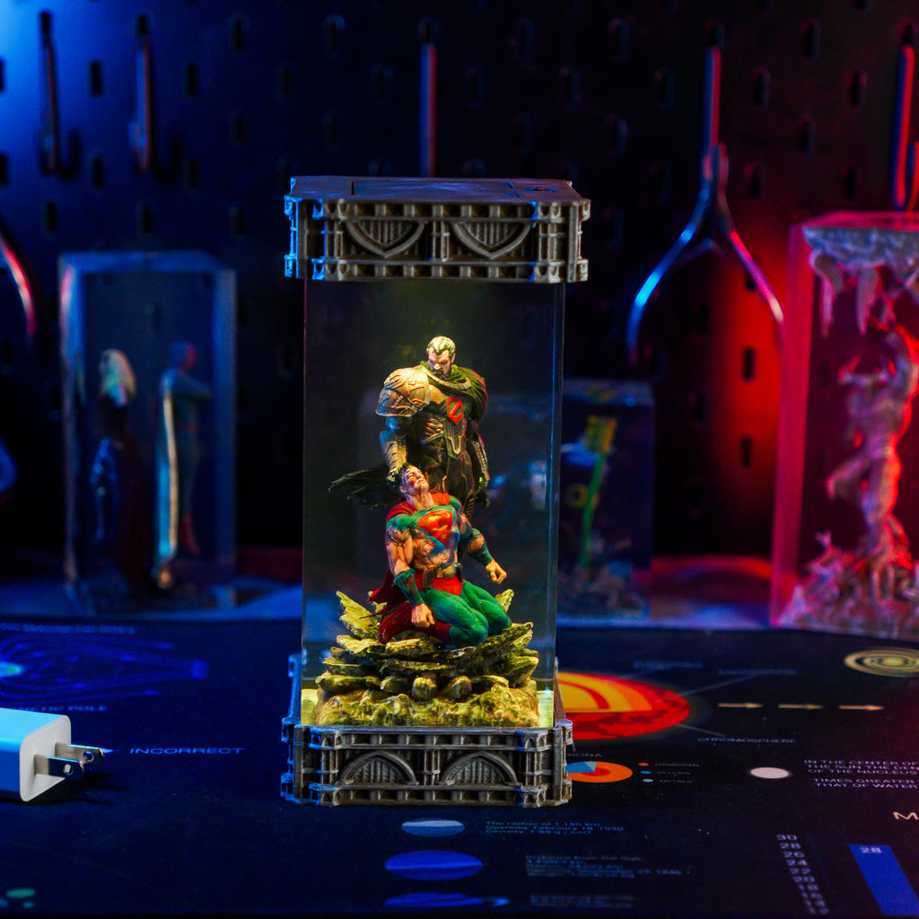SUPERMAN VS ZOD RESIN LAMP