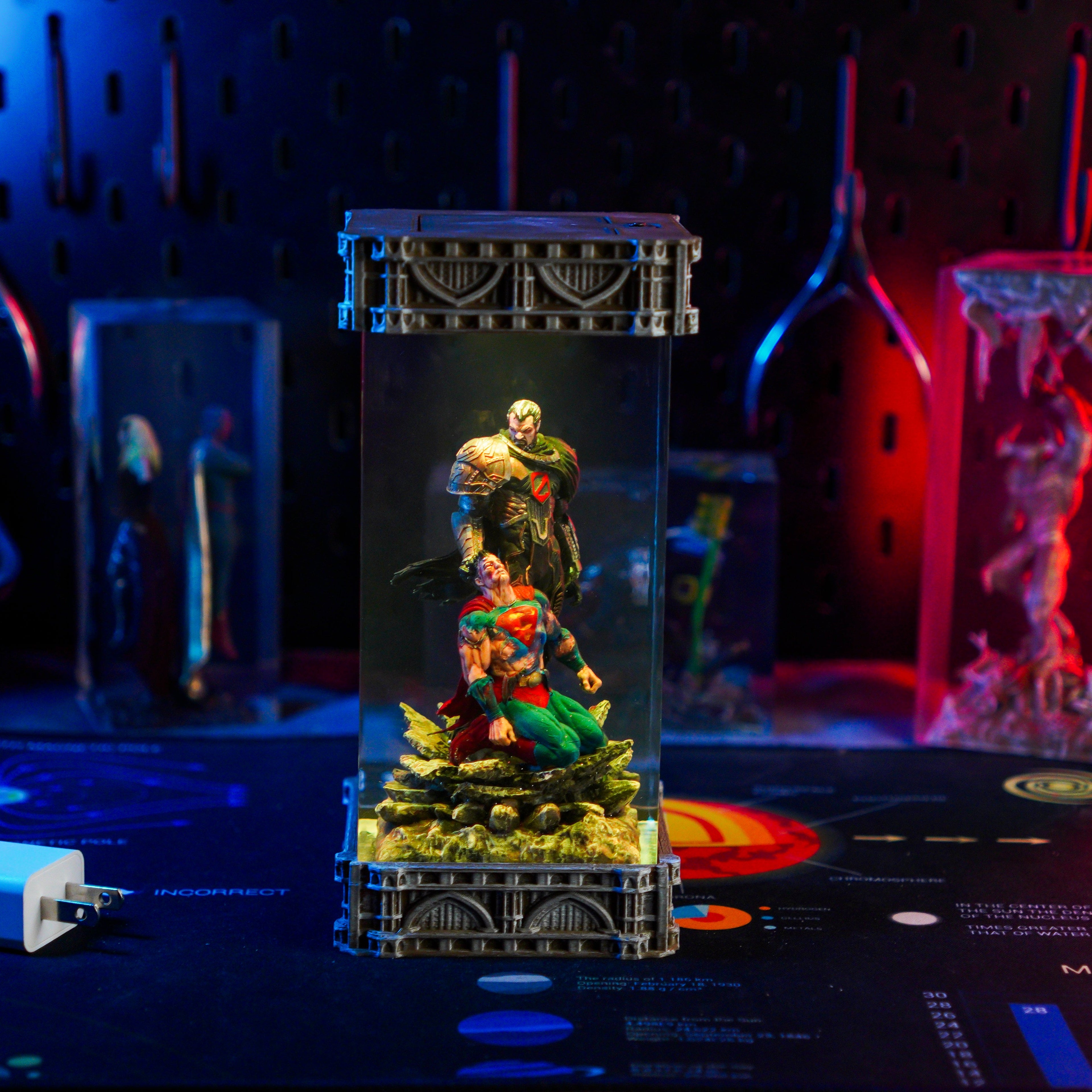 SUPERMAN VS ZOD RESIN LAMP