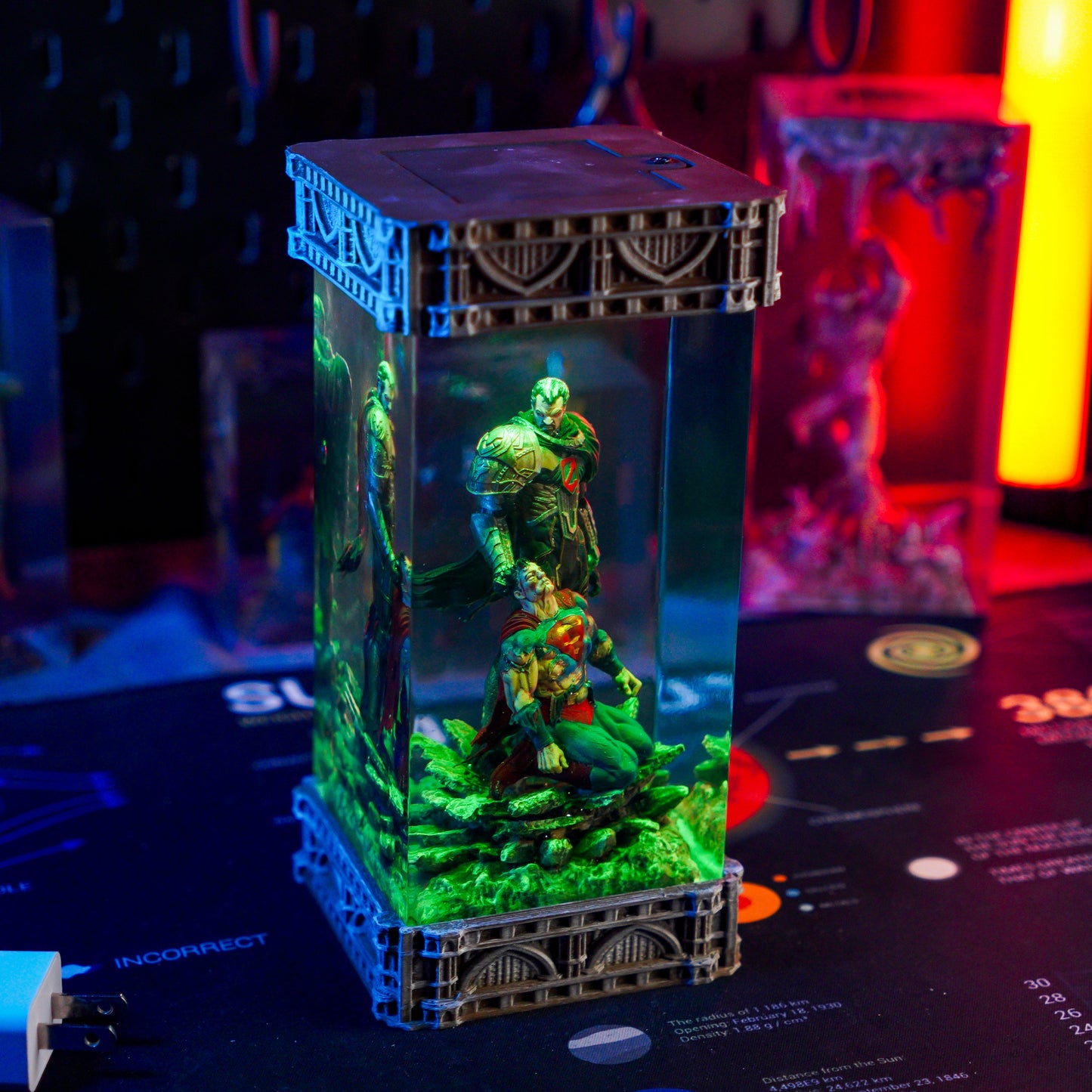 SUPERMAN VS ZOD RESIN LAMP - handmade resin lamp