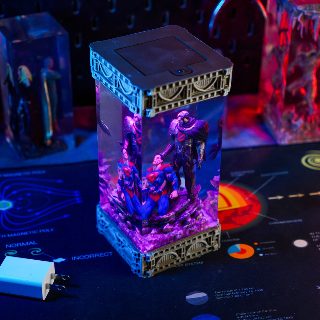 SUPERMAN VS ZOD RESIN LAMP