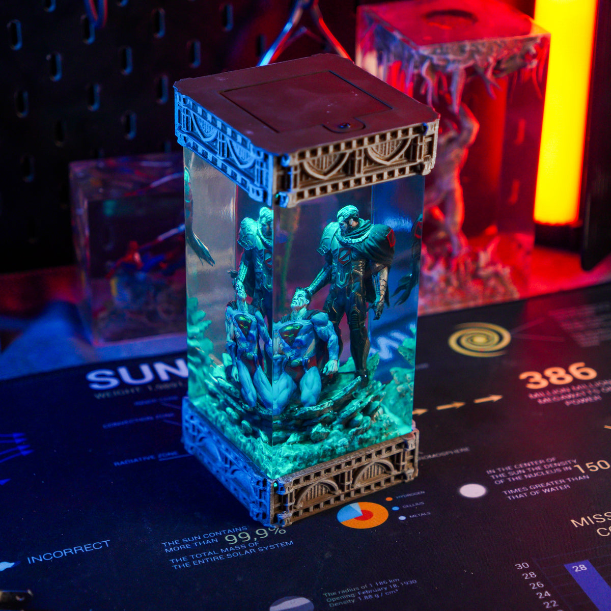 SUPERMAN VS ZOD RESIN LAMP - handmade resin lamp