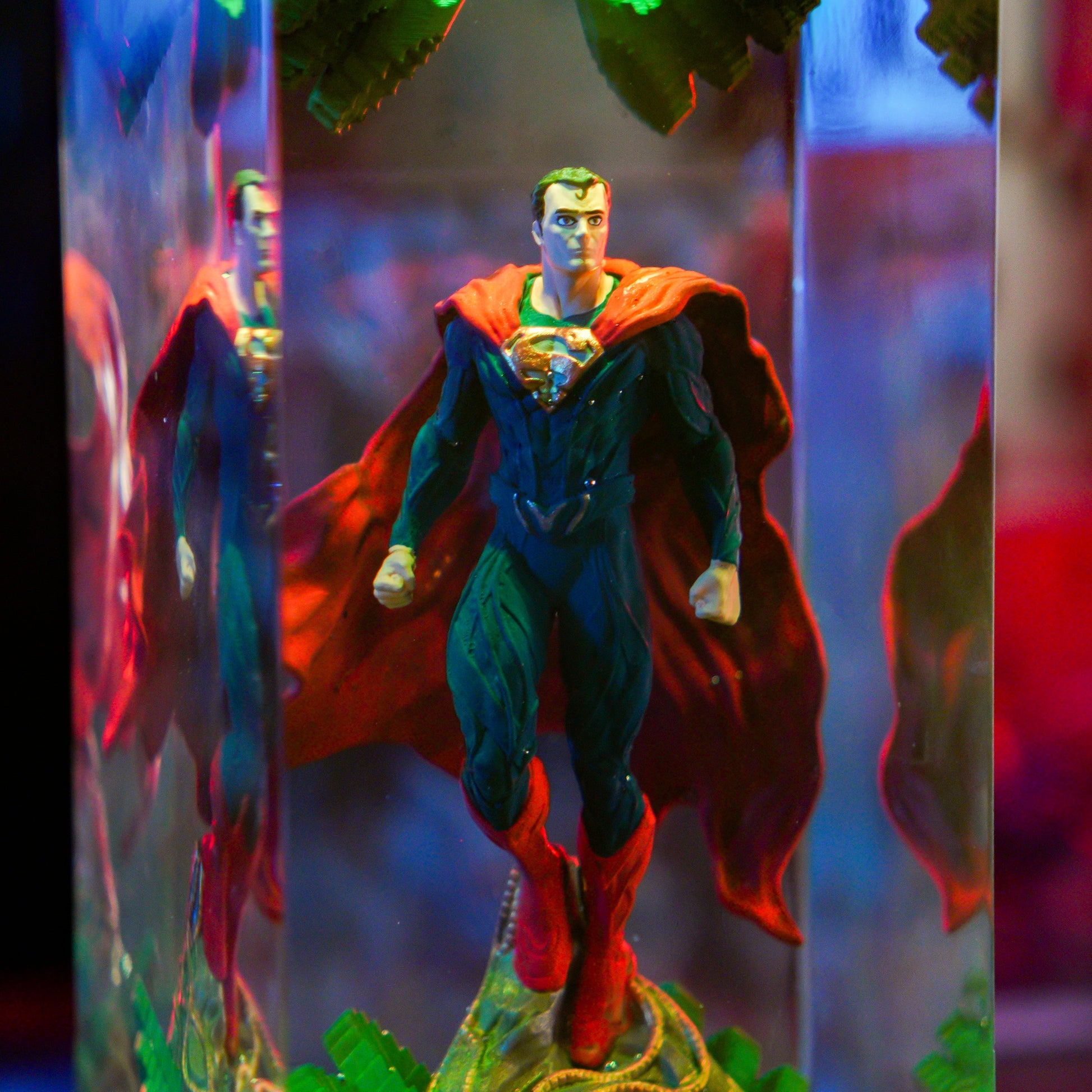 SUPERMAN RESIN LAMP - handmade resin lamp