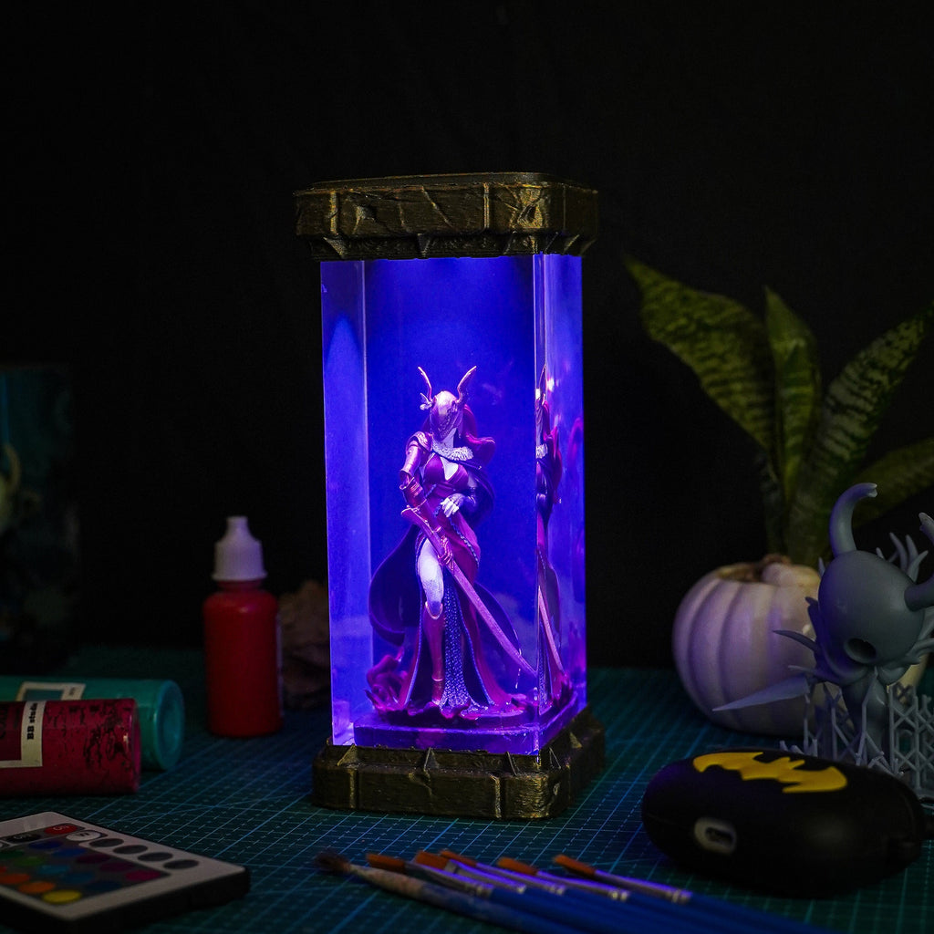 Malenia V1 Resin Lamp - handmade resin lamp