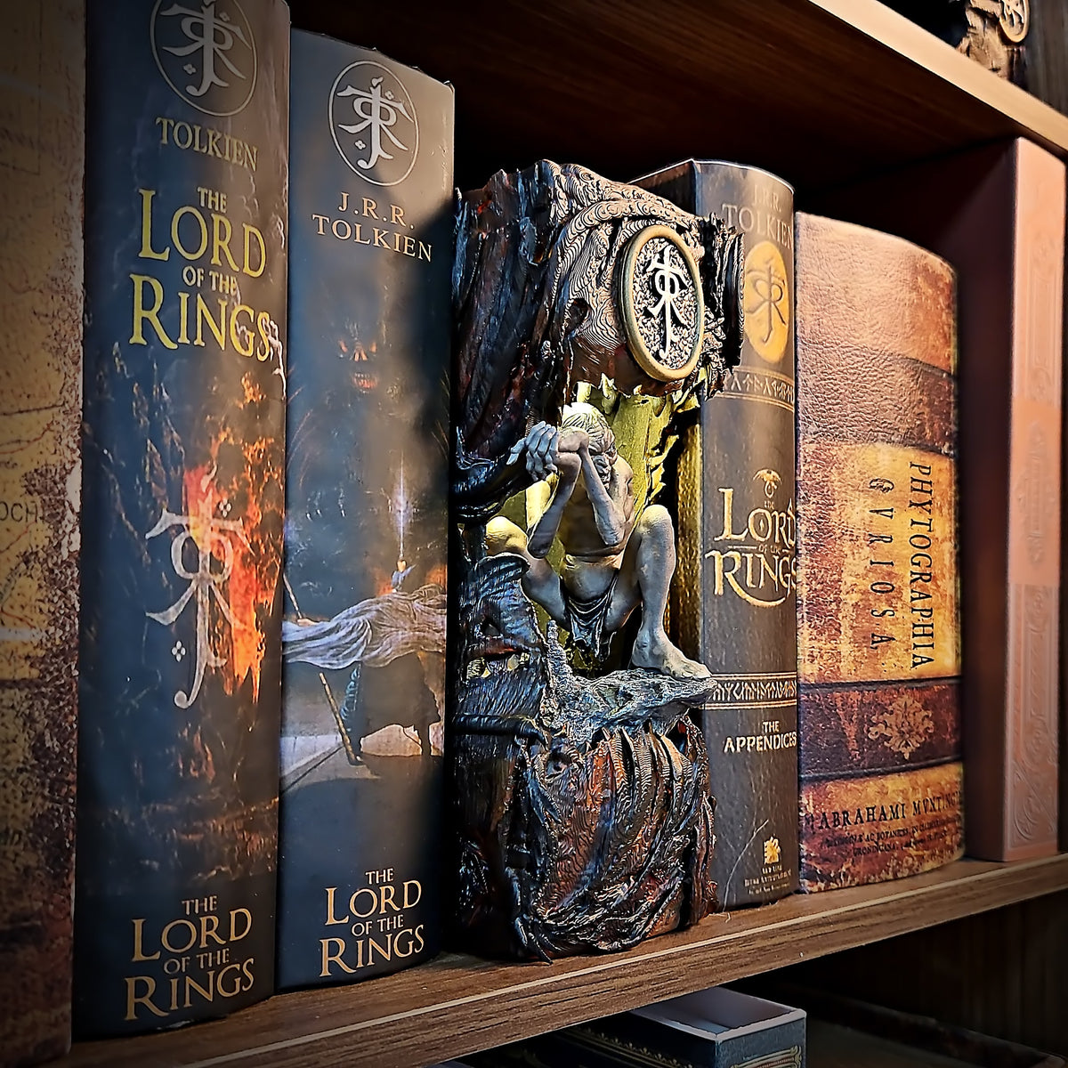 Gollum Book Nook - handmade resin lamp