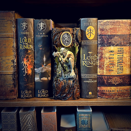 Gollum Book Nook - handmade resin lamp