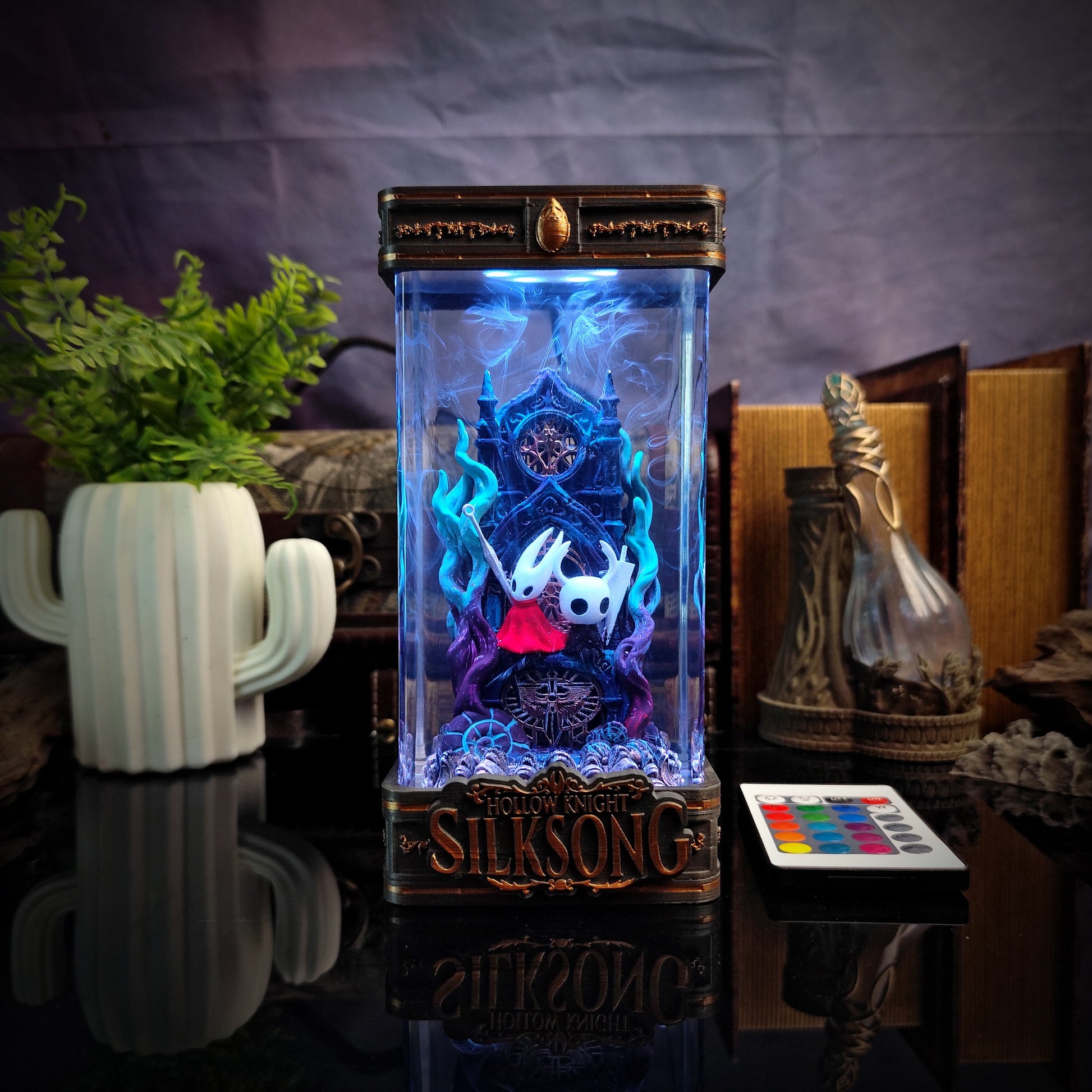 Knight & Hornet Silksong V2 Lamp - handmade resin lamp