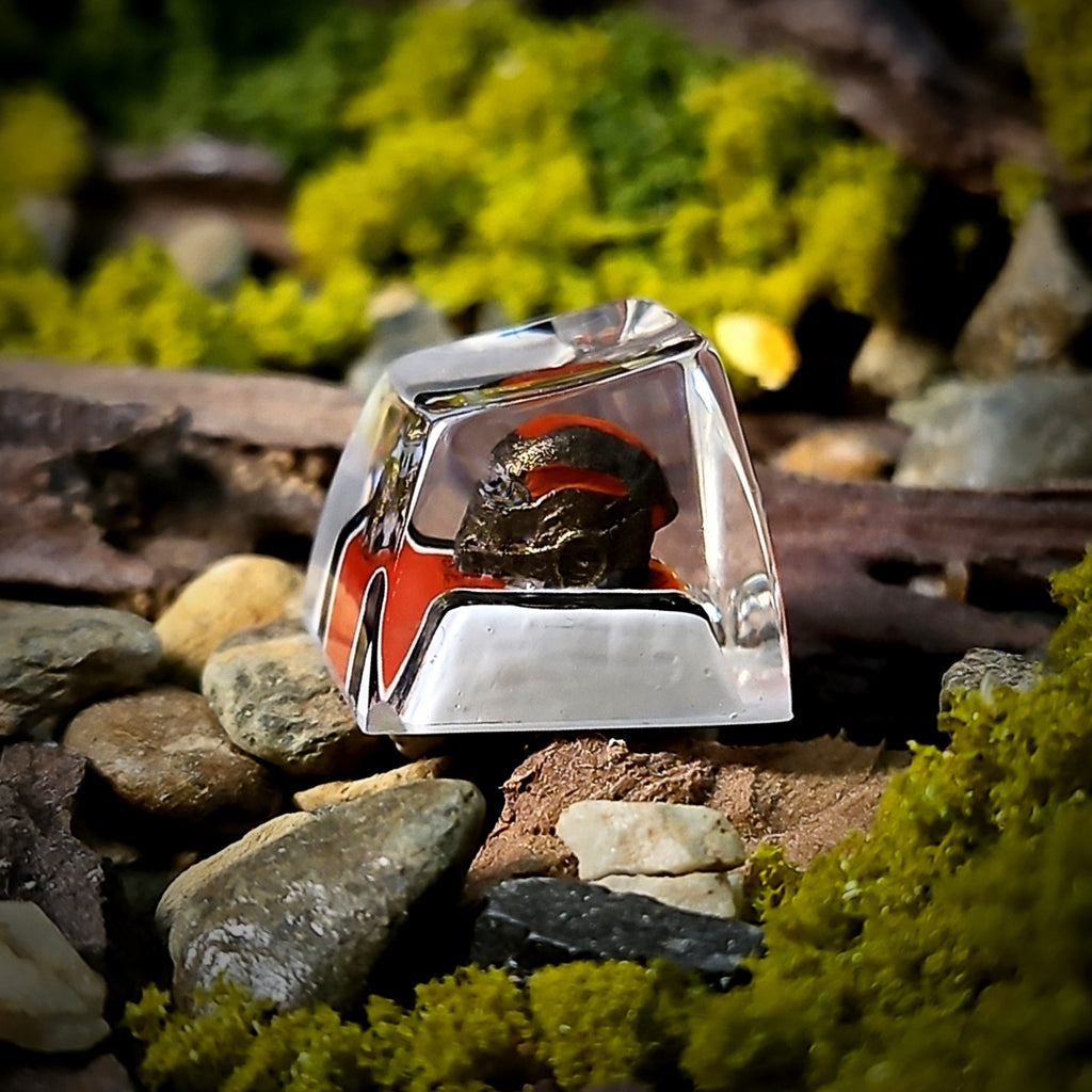 N7 MU Keycaps - handmade resin keycap detail