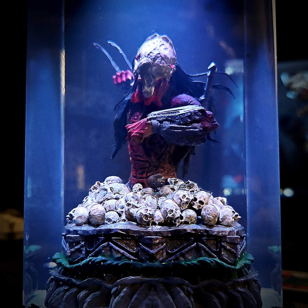 Predator Bust Resin Lamp - handmade resin lamp