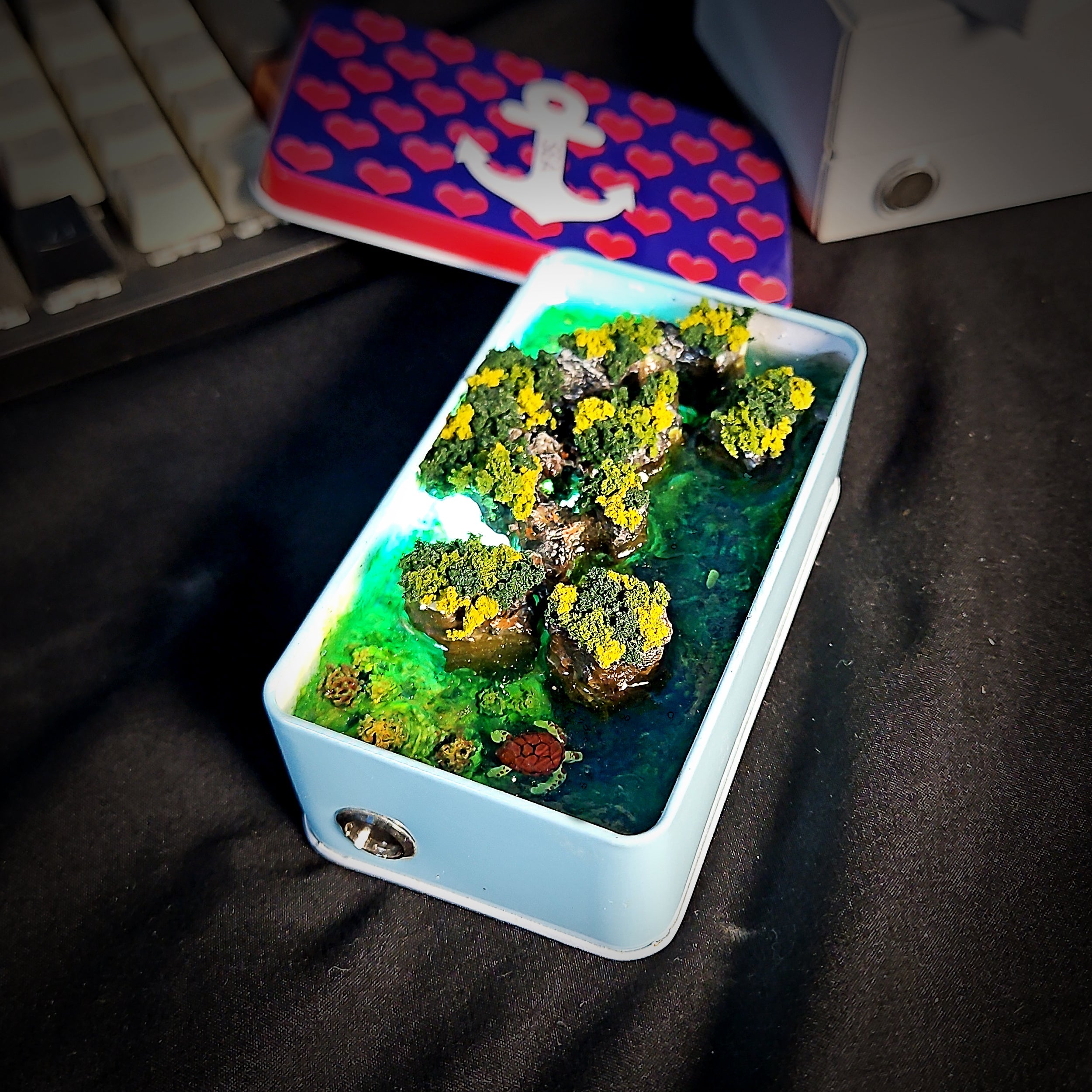 Coral Diver Tin Light Box - handmade resin light box