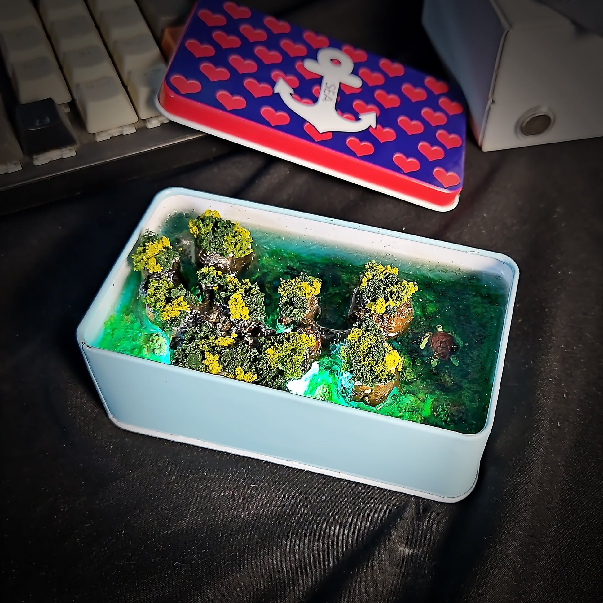 Coral Diver Tin Light Box - handmade resin light box