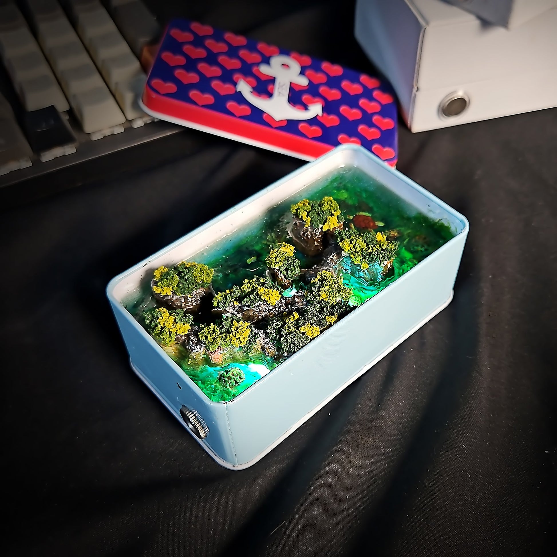 Coral Diver Tin Light Box - handmade resin light box