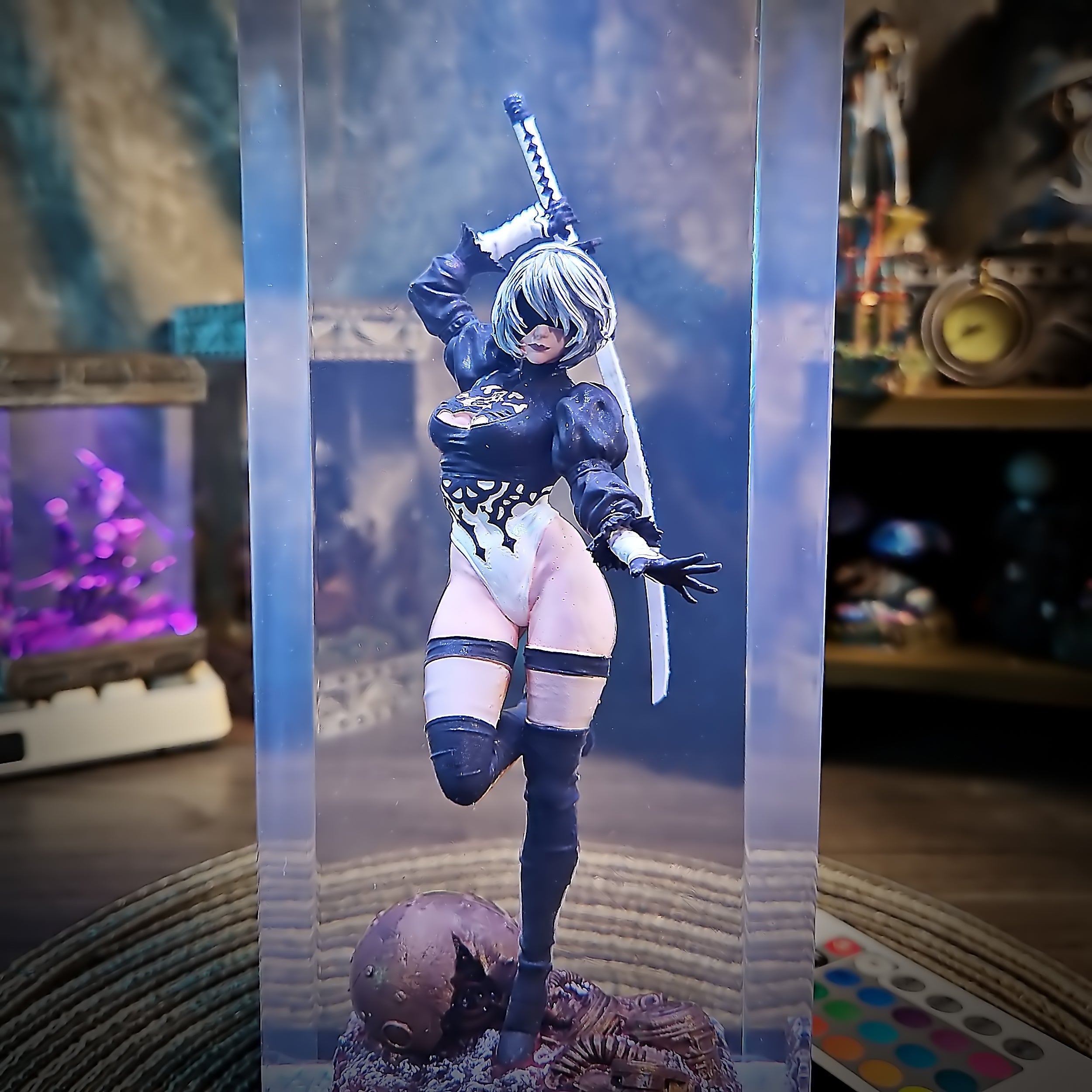 2B V1 - handmade resin lamp