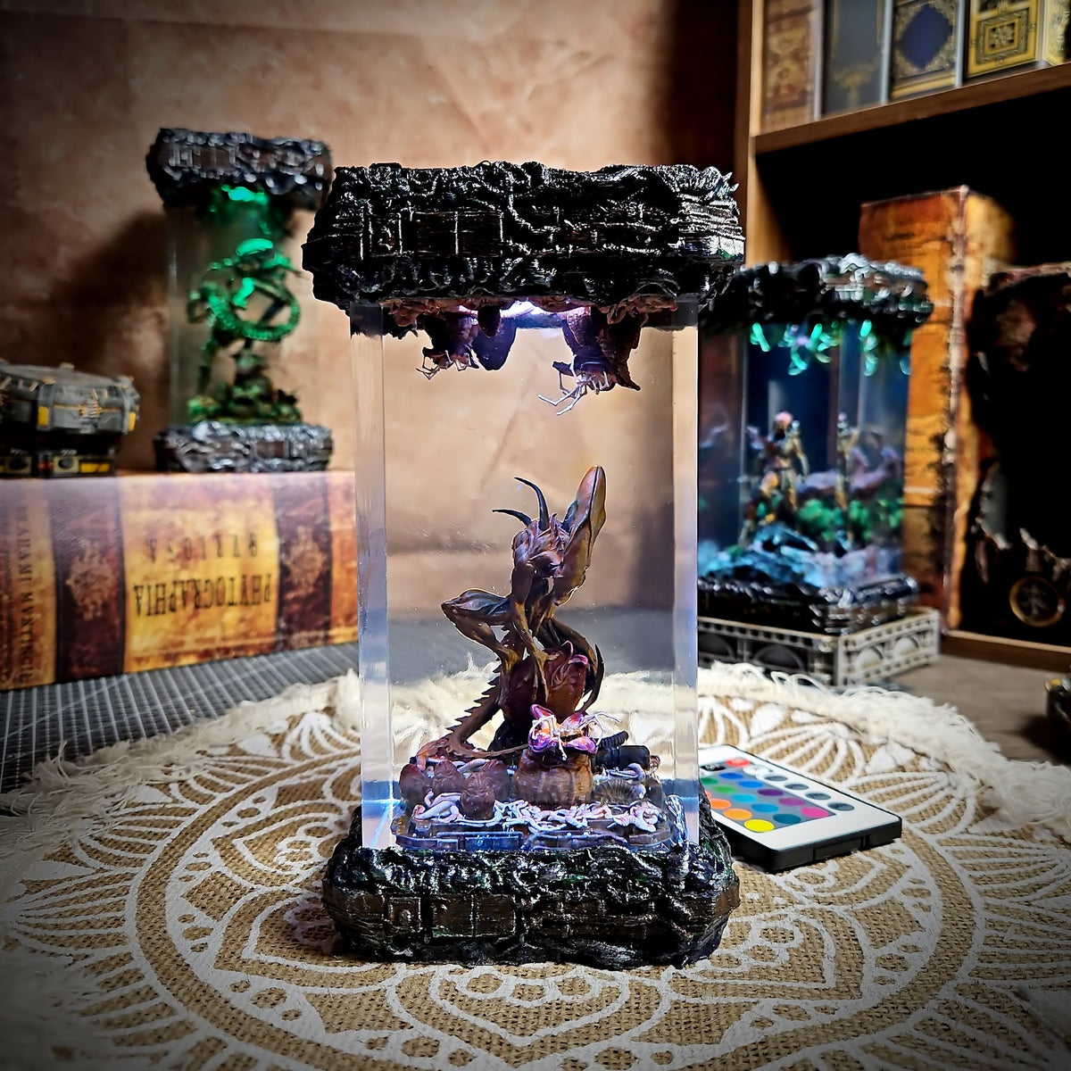 Alien Resin Lamp - handmade resin lamp