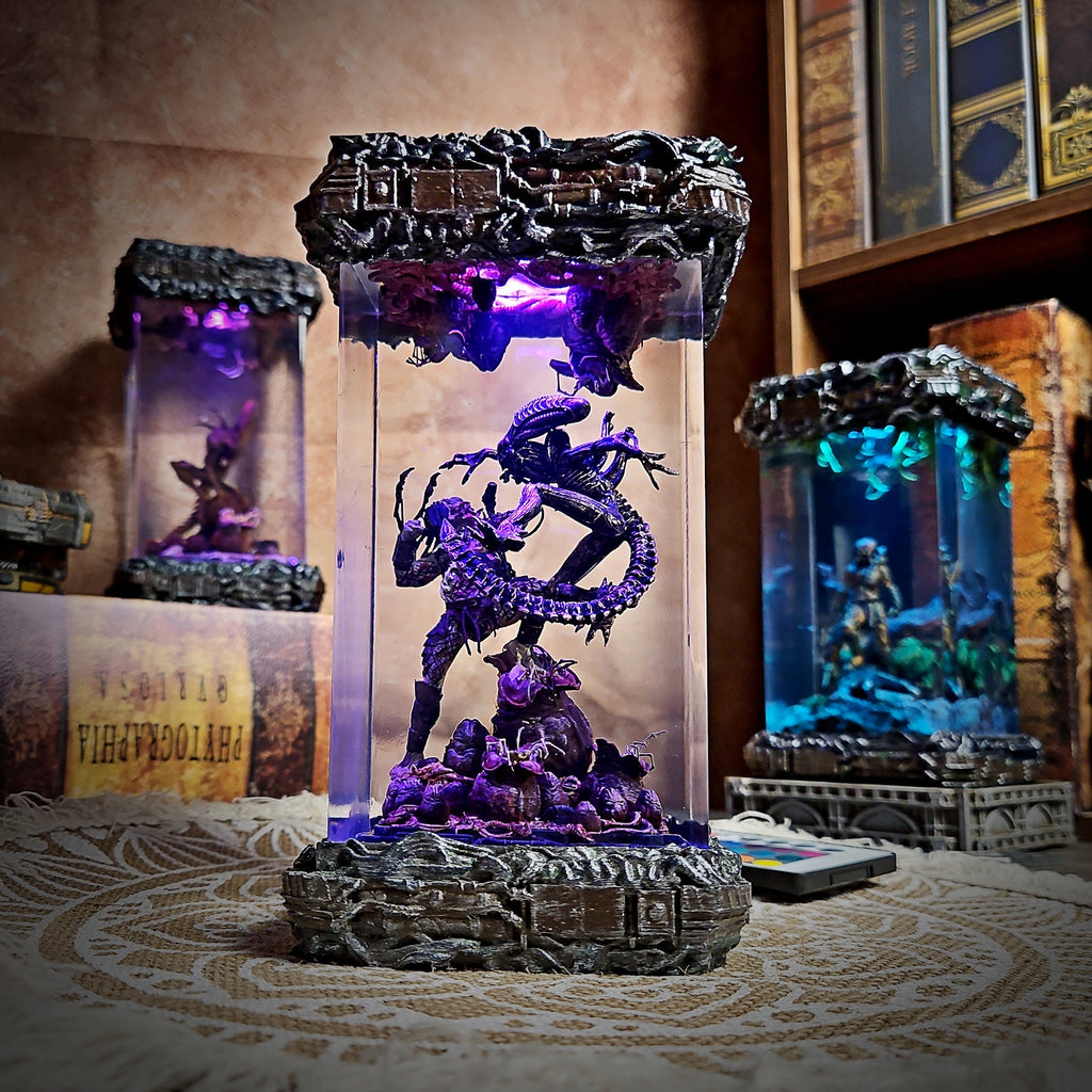 Alien and Predator Resin Lamp - handmade resin lamp