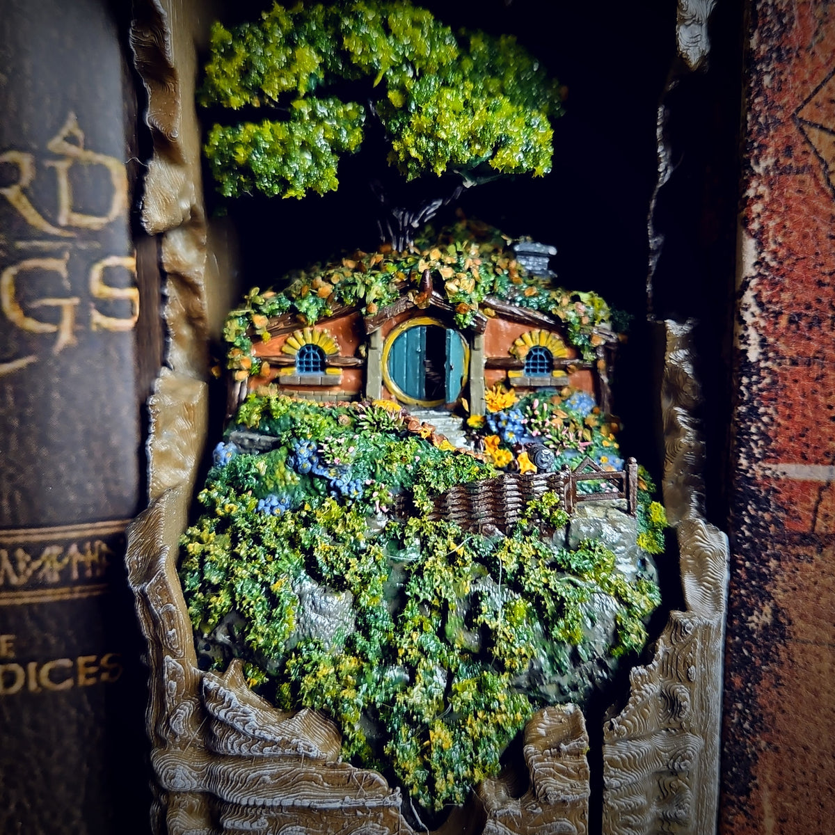 Hobbit Book Nook - handmade resin lamp