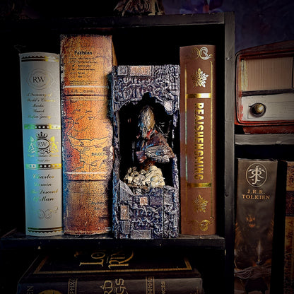 Predator Book Nook - handmade resin lamp
