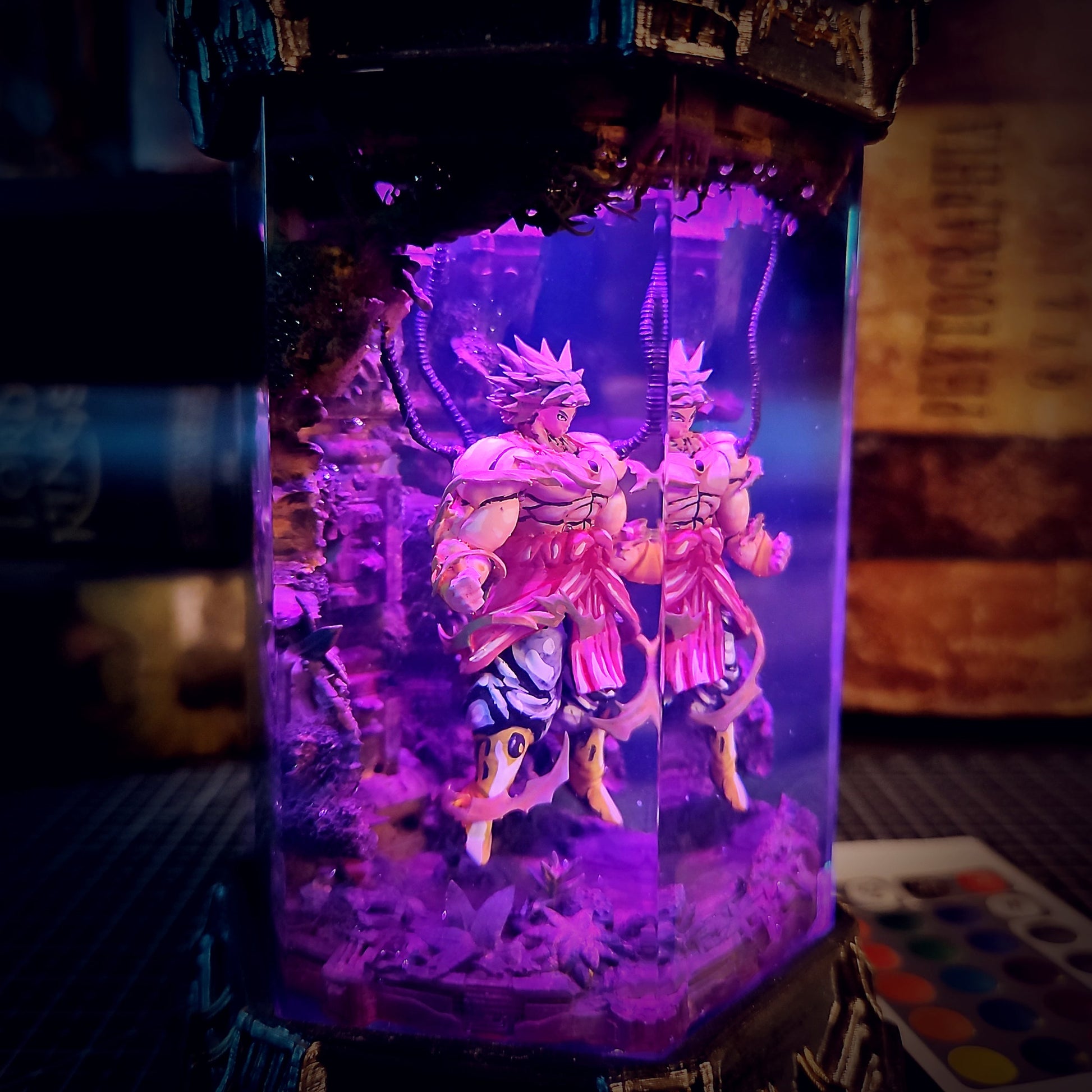 BROLY – The Legendary Super Saiyan Hexagon Resin Lamp - handmade resin lamp