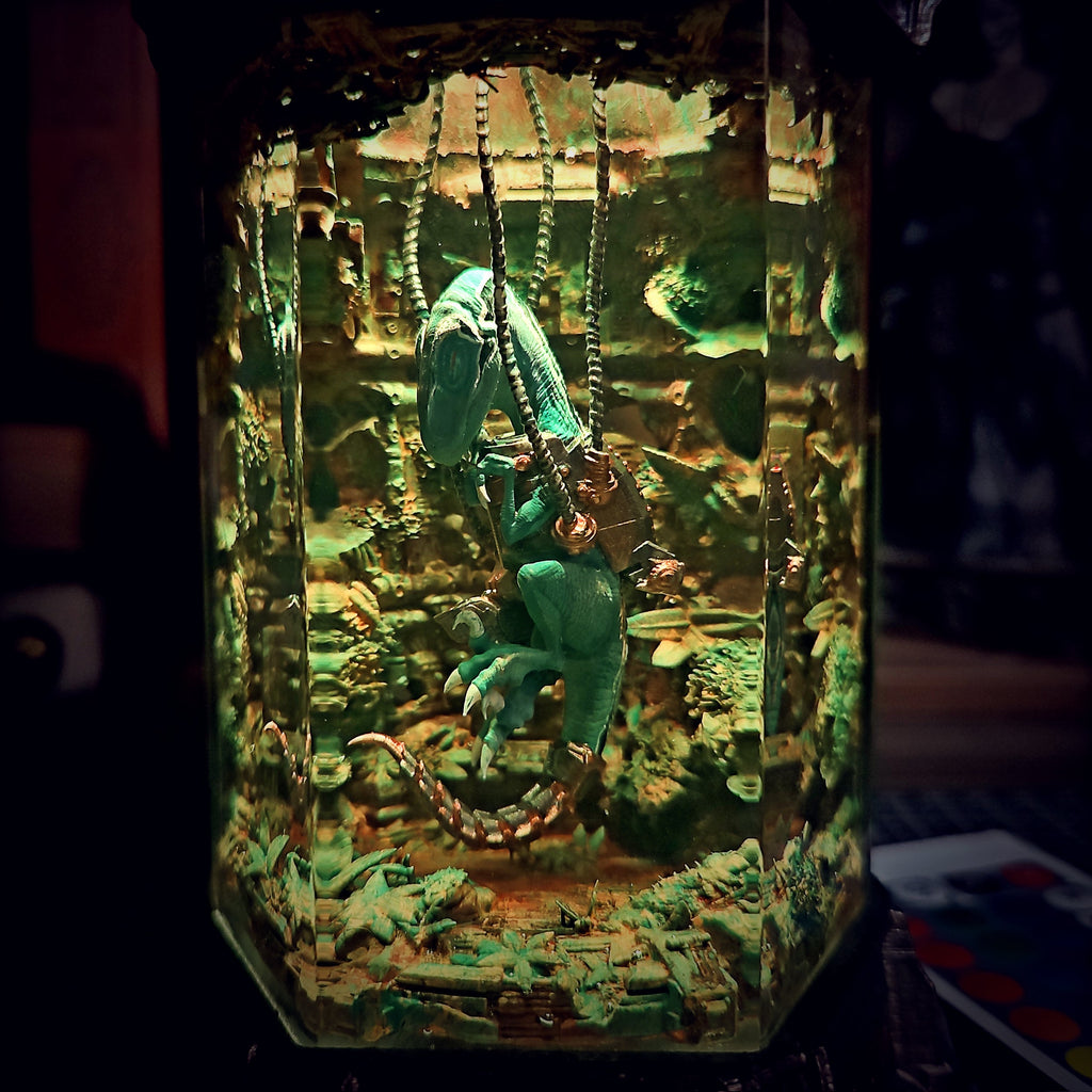 Raptor Hexagon Resin Lamp