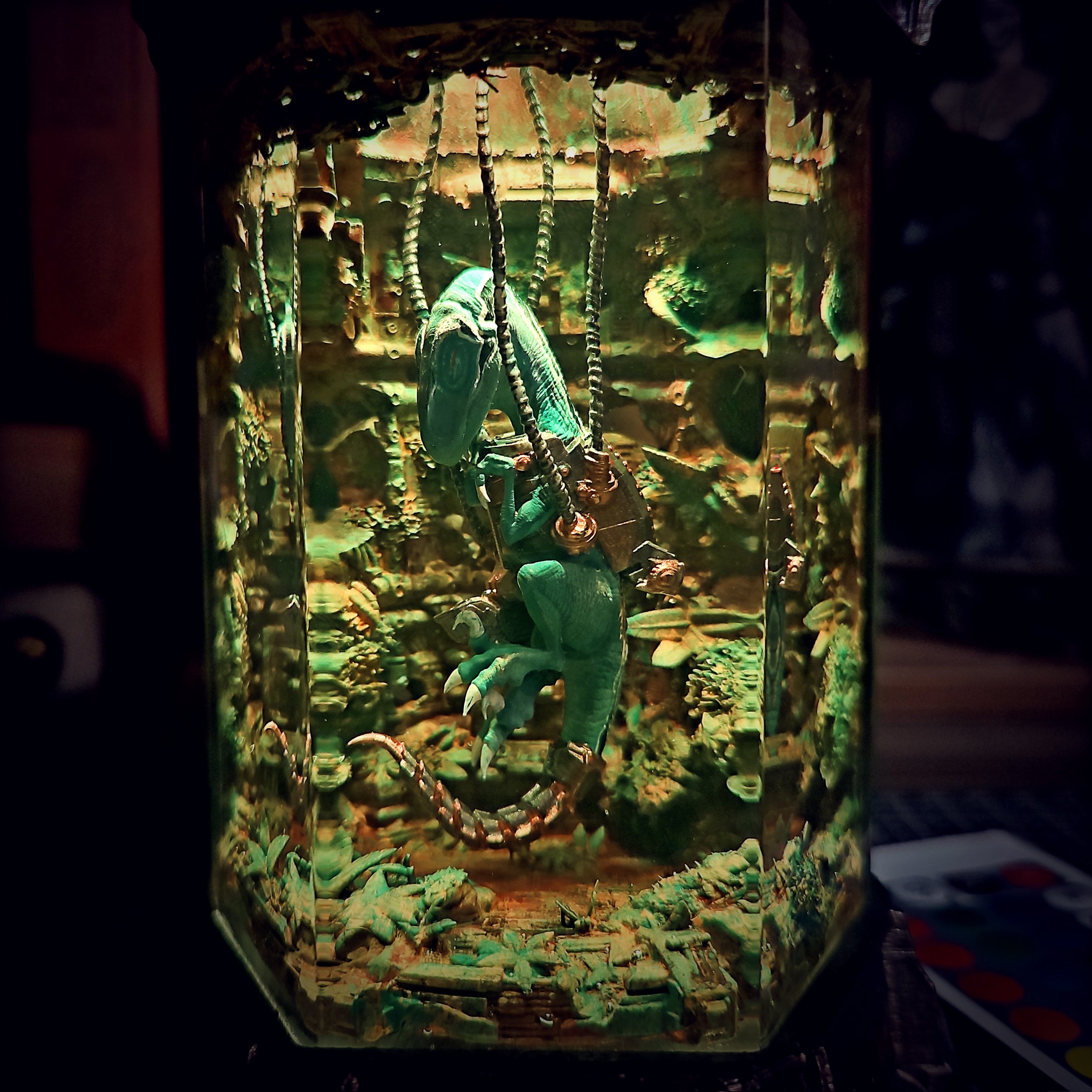 Raptor Hexagon Resin Lamp