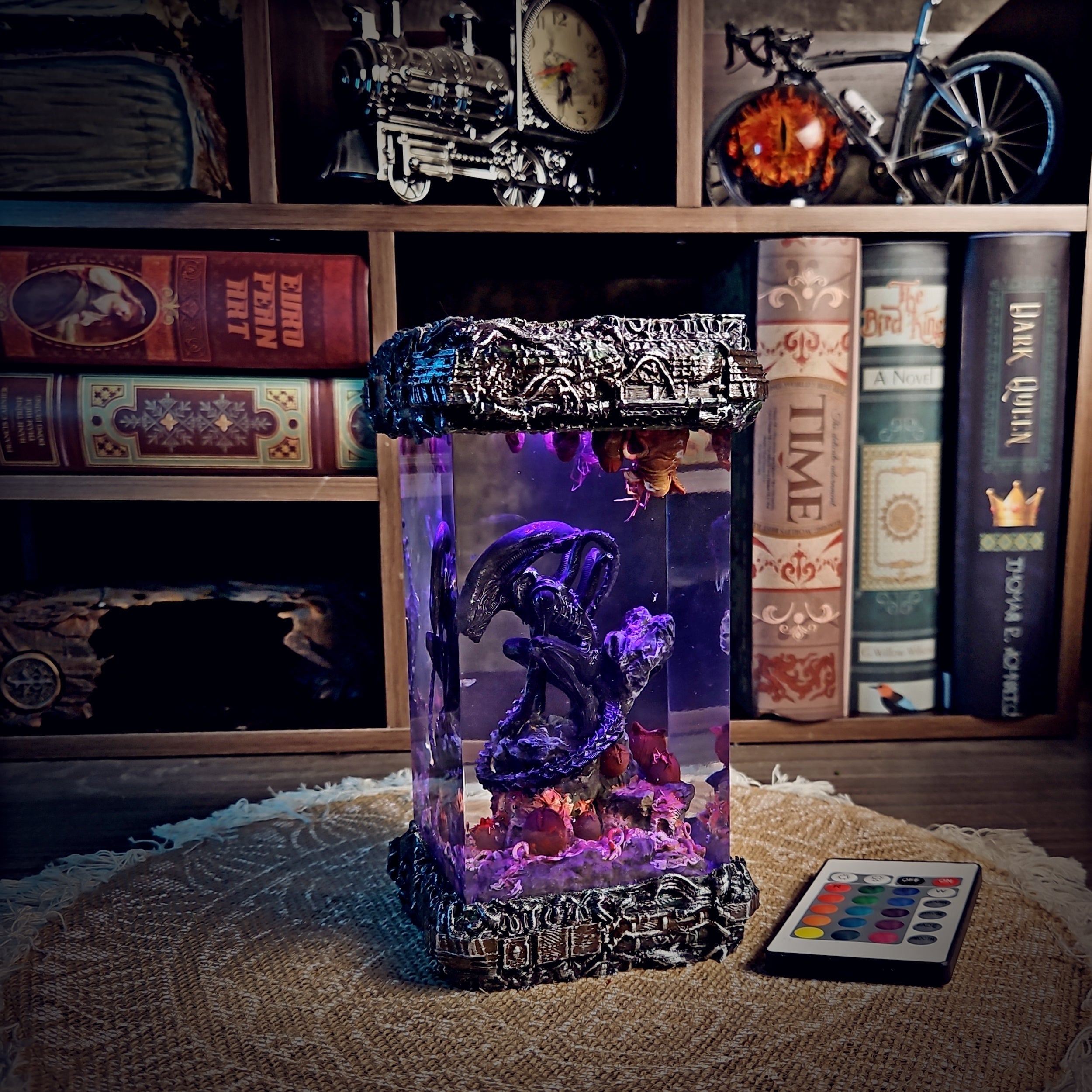Alien V2 Resin Lamp - handmade resin lamp