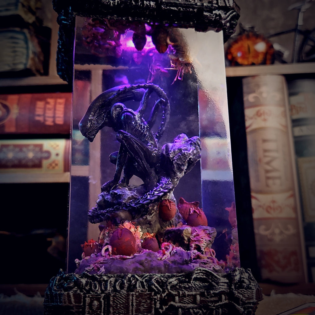 Alien V2 Resin Lamp - handmade resin lamp