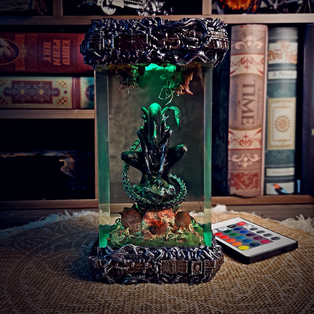 Alien V2 Resin Lamp - handmade resin lamp