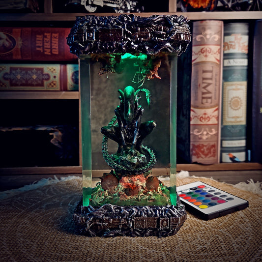 Alien V2 Resin Lamp - handmade resin lamp