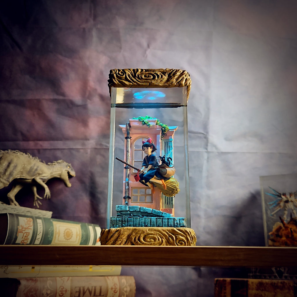 KIKI Resin Lamp - handmade resin lamp