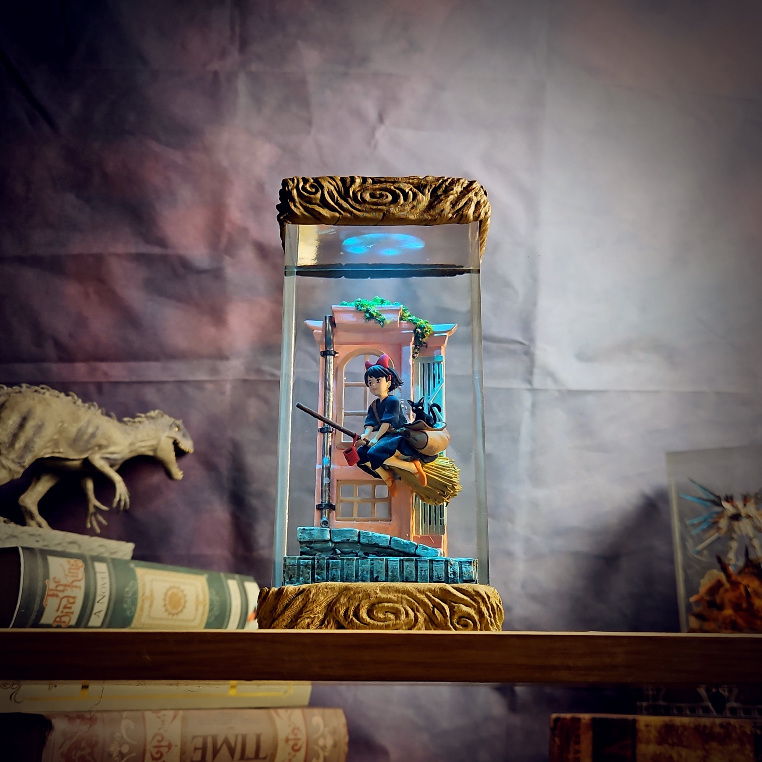 KIKI Resin Lamp - handmade resin lamp